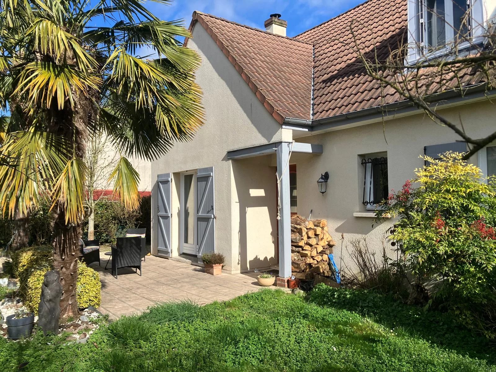 Maison 4 chambres , terrain clos de 1114 M²