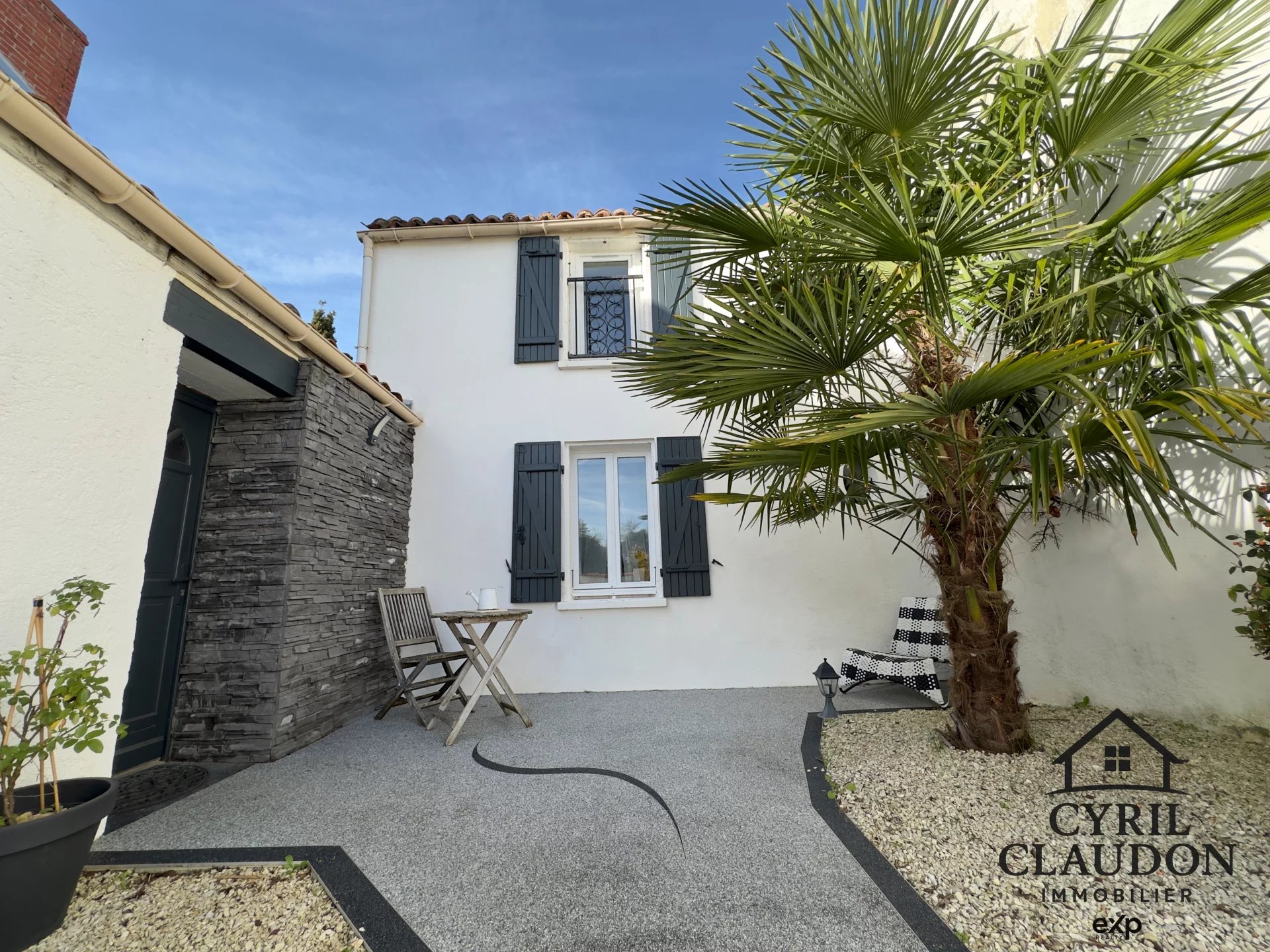 THAIRÉ – À 10 min des plages de Châtelaillon-Plage Maison rénovée – 5 pièces – Suite parentale – Terrasse, piscine & garage