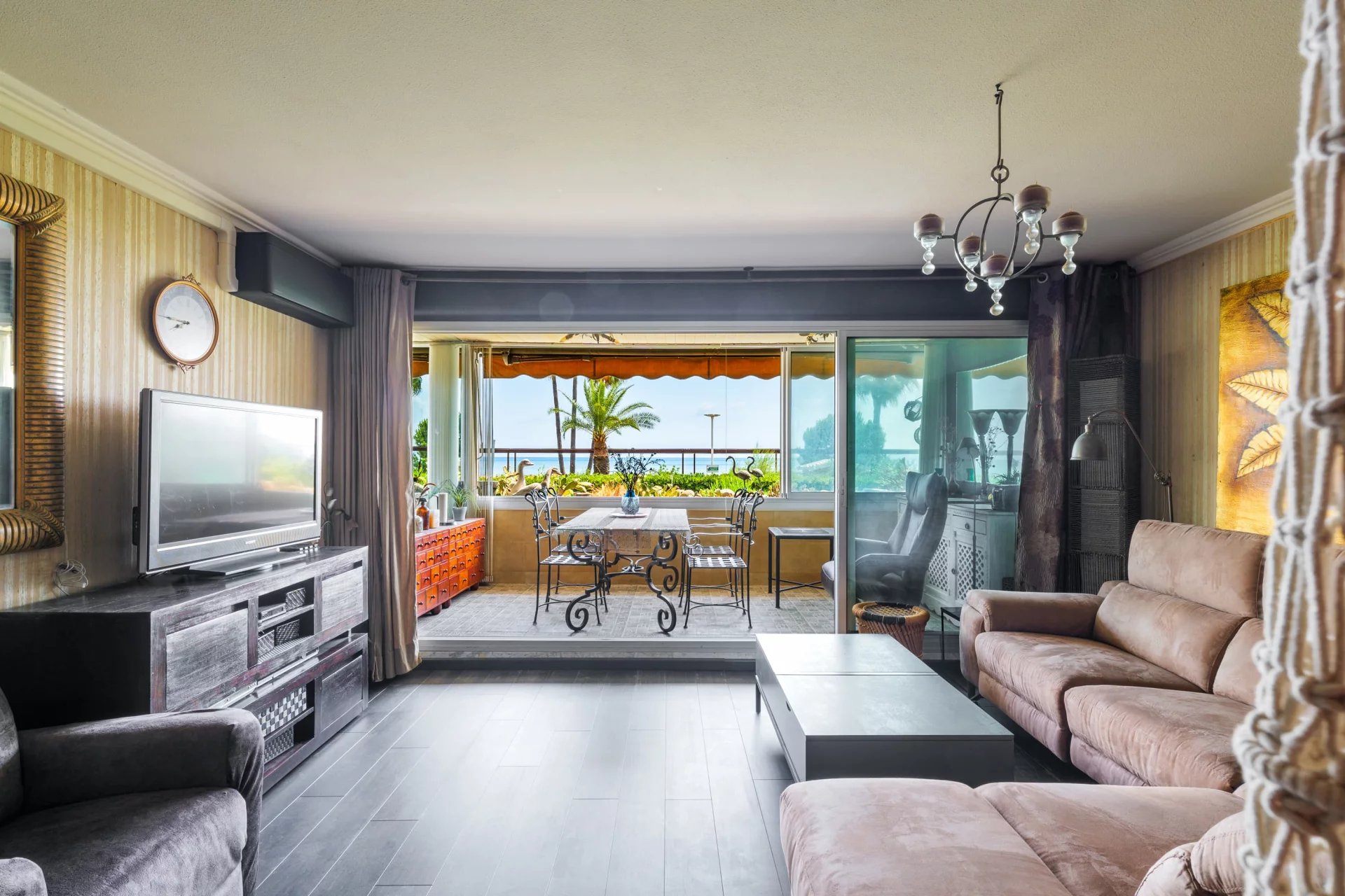 Appartement 2 pièces en Front de mer avec vue mer panoramique  - Saint Laurent du var