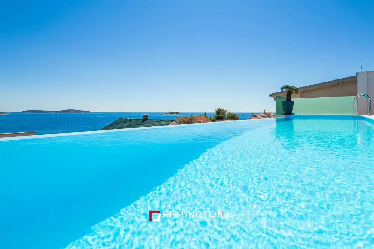 5 Bedroom Villa/Townhouse's Image 9