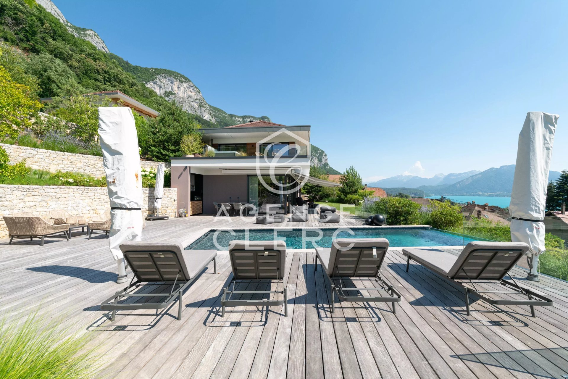 4 Bedroom Villa/Townhouse's Image 3