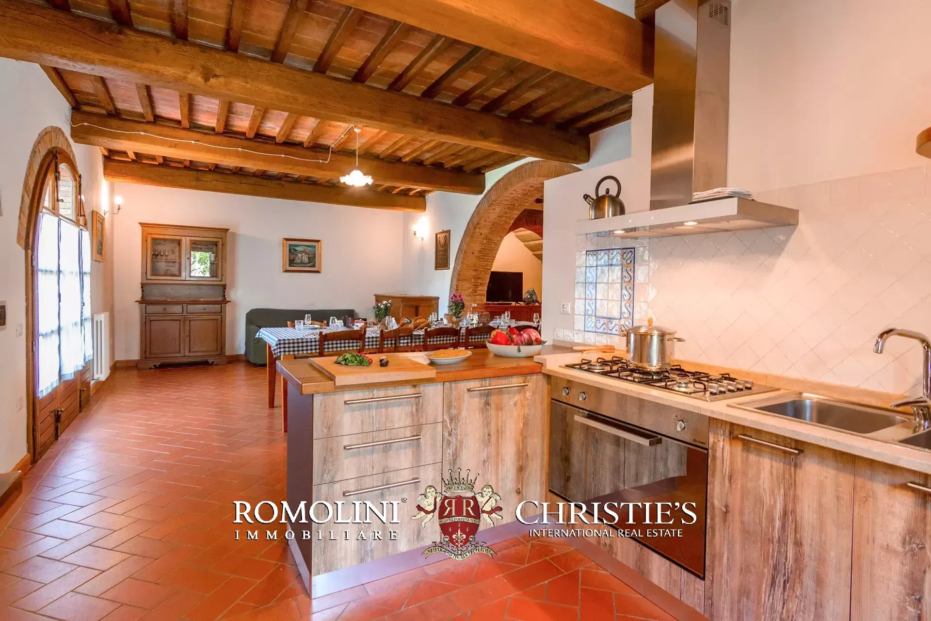 8 Bedroom Villa/Townhouse's Image 37