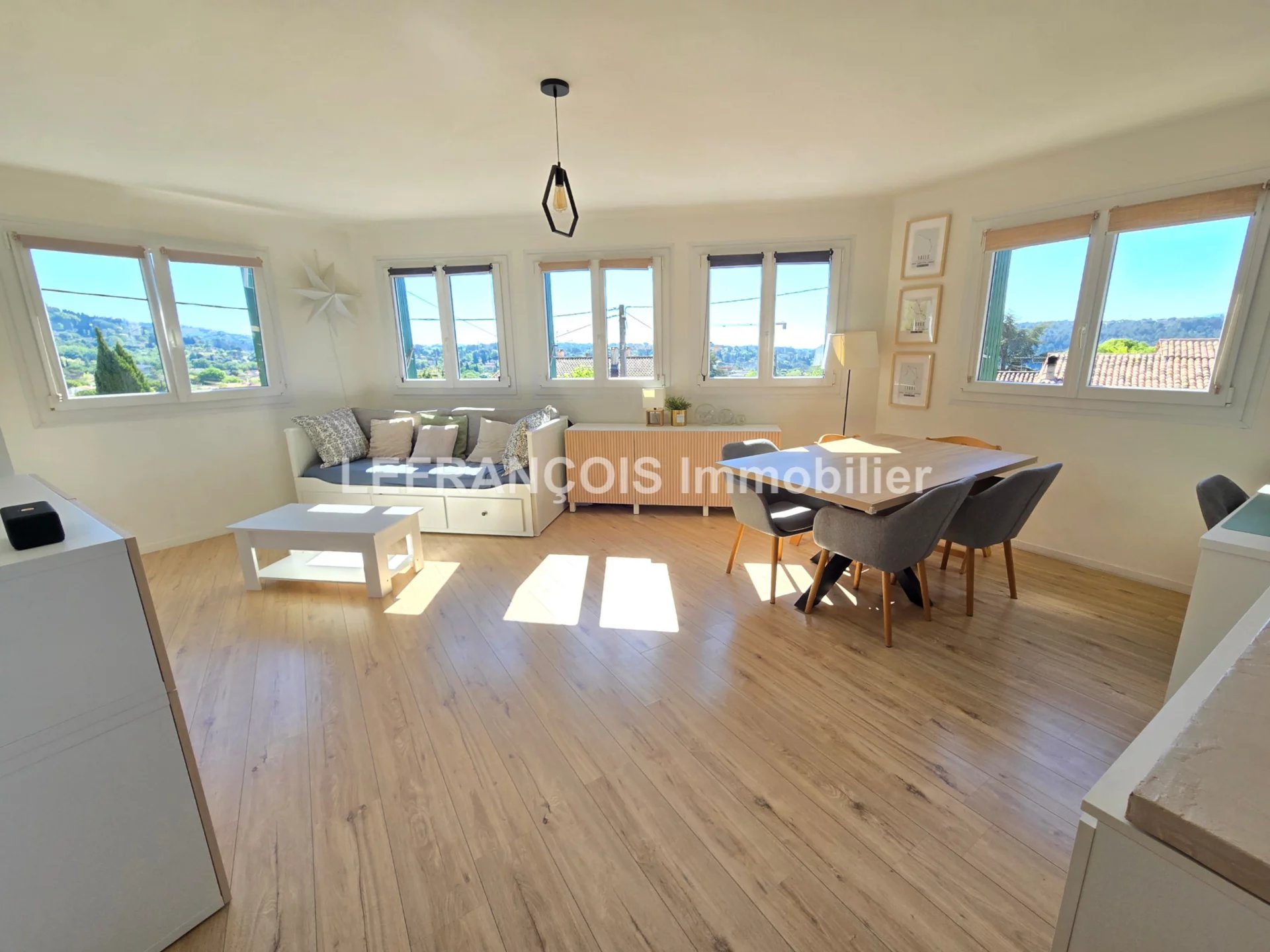 Agence immobilière de 