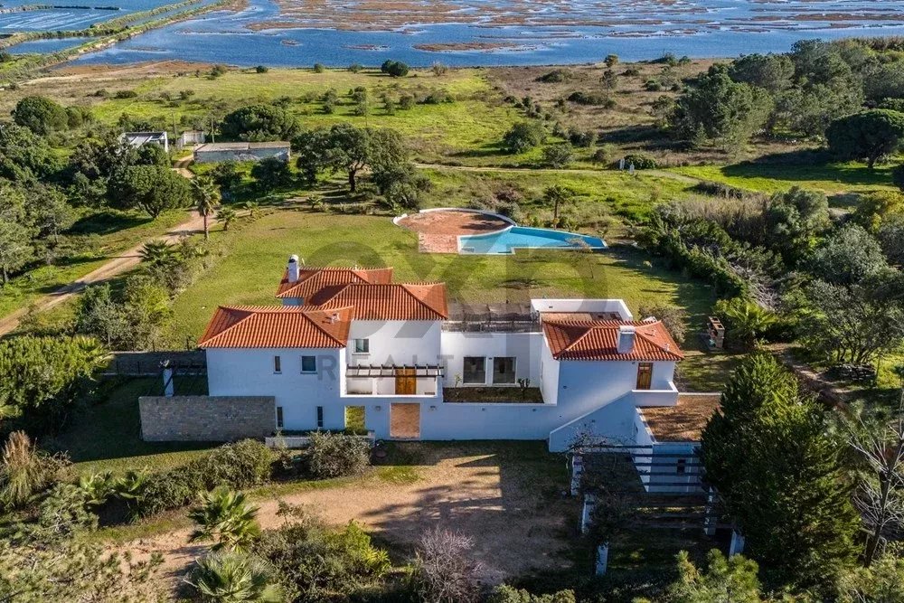 Villa with Breathtaking Views Over the Ria Formosa – A Refuge of Tranquillity, Light and Comfort