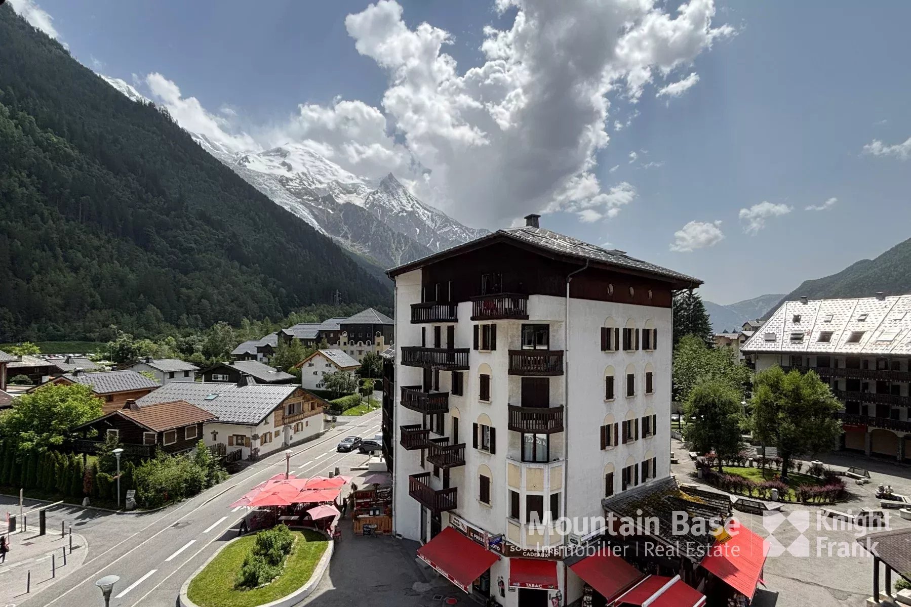 4th floor studio apartment in Chamonix Sud with Mont Blanc views Accommodation in Chamonix