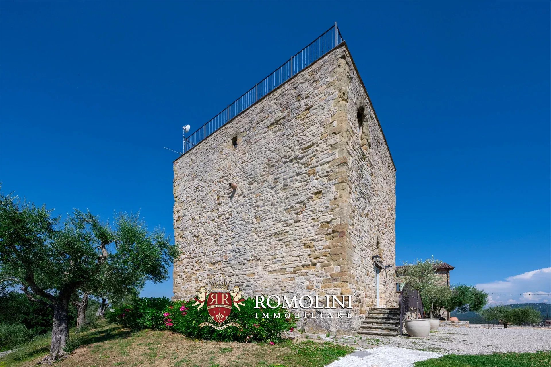 10 Bedroom Villa/Townhouse's Image 27