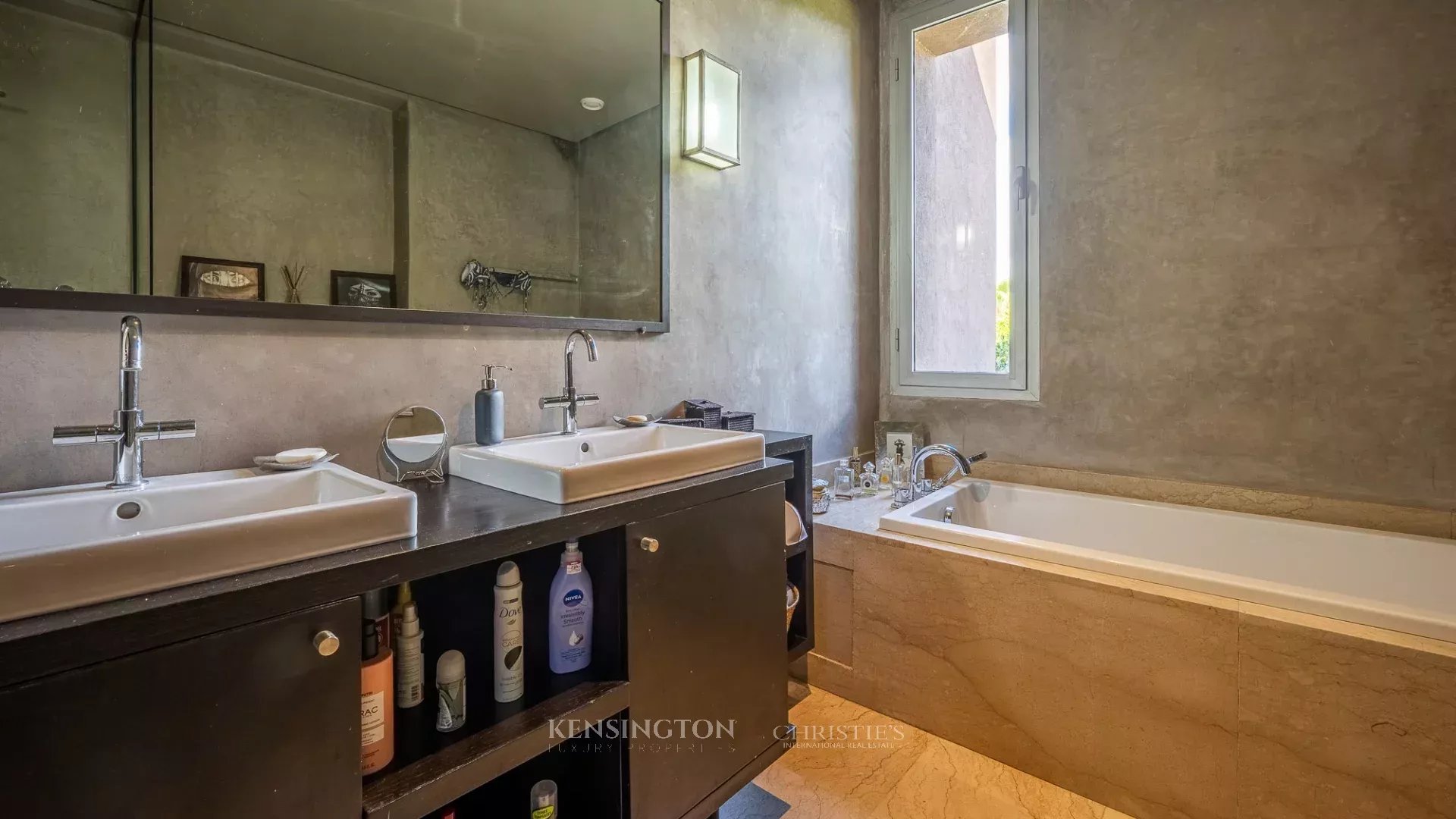 4 Bedroom Villa/Townhouse's Image 27