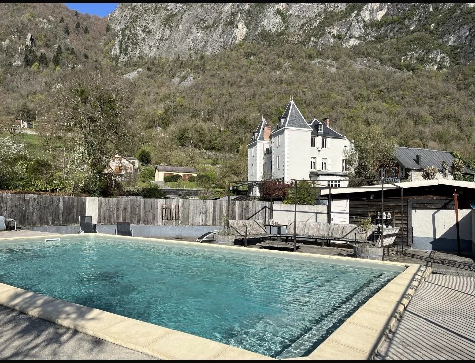 Castle for sale Saint-Béat, Haute-Garonne