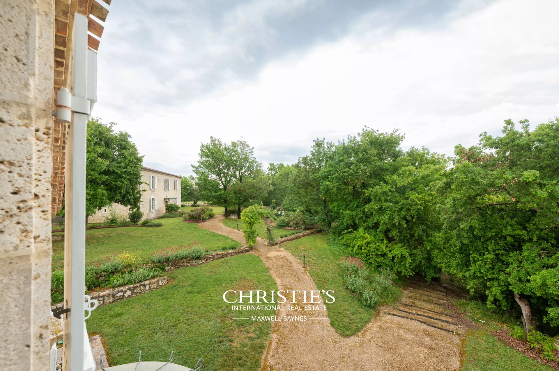 11 Bedroom Villa/Townhouse's Image 27