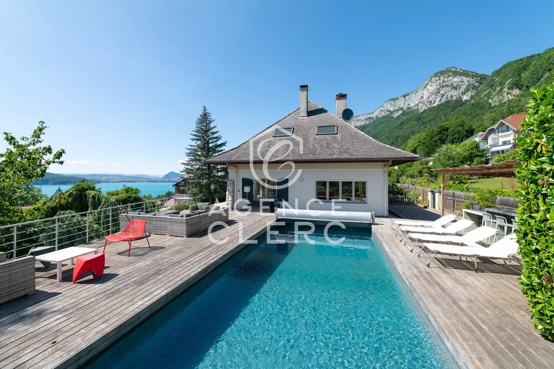 4 Bedroom Villa/Townhouse's Image 5