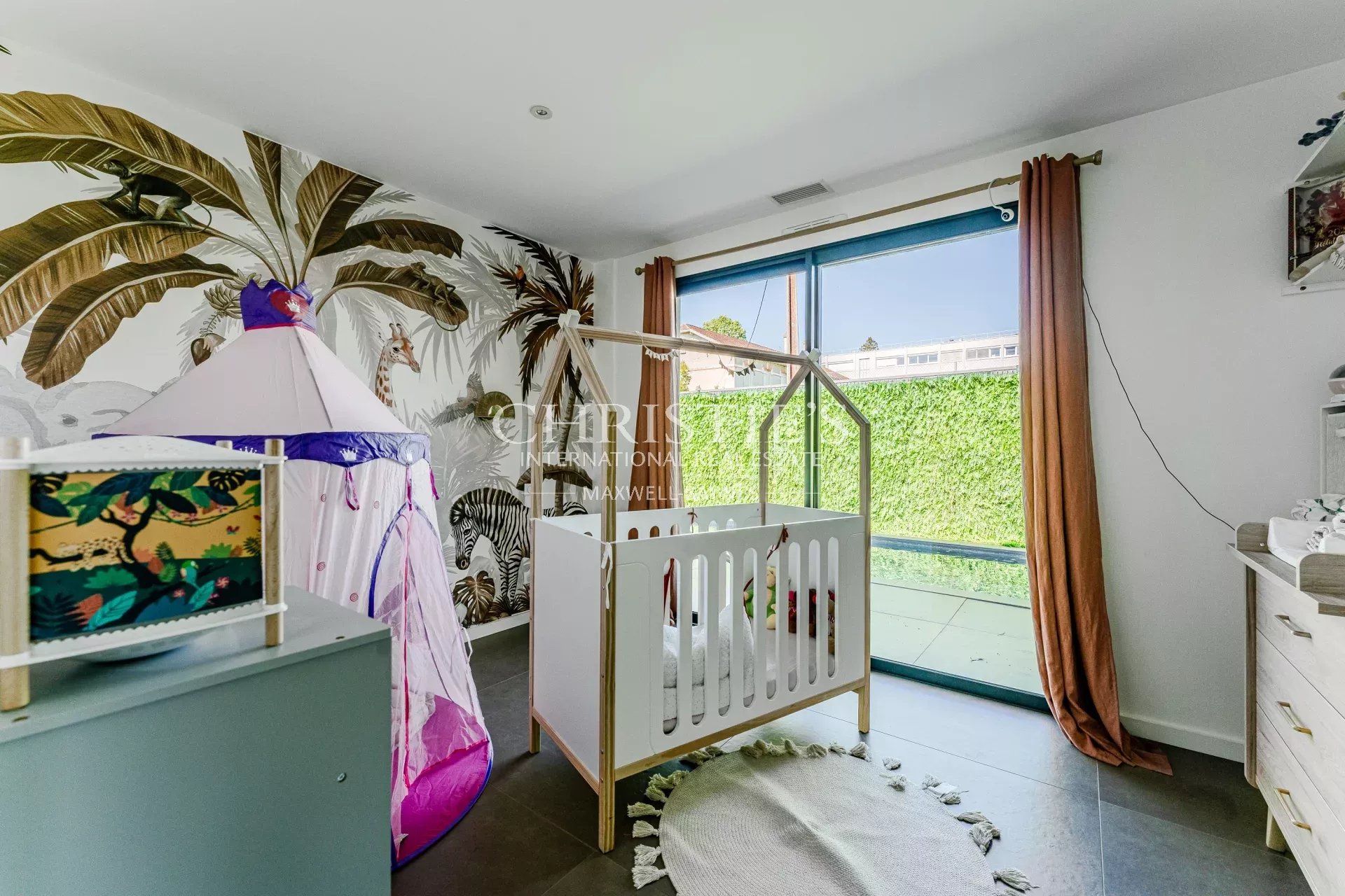 4 Bedroom Villa/Townhouse's Image 5