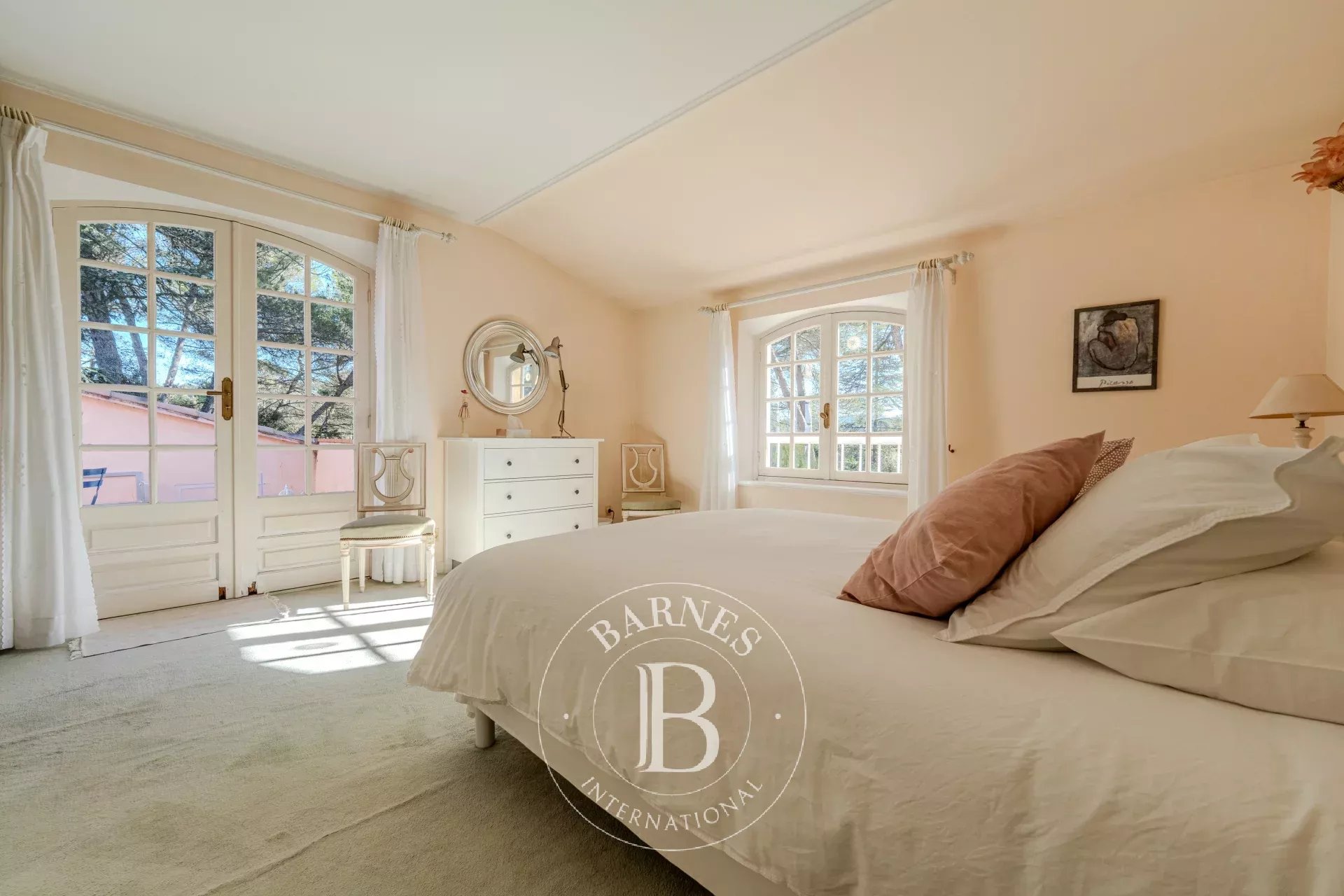 EXCLUSIVE - LA BASTIDE DE JOURDANS - HOUSE 376M² - 6 BEDROOMS - GARDEN 6300M² - POOL - TENNIS - picture 11