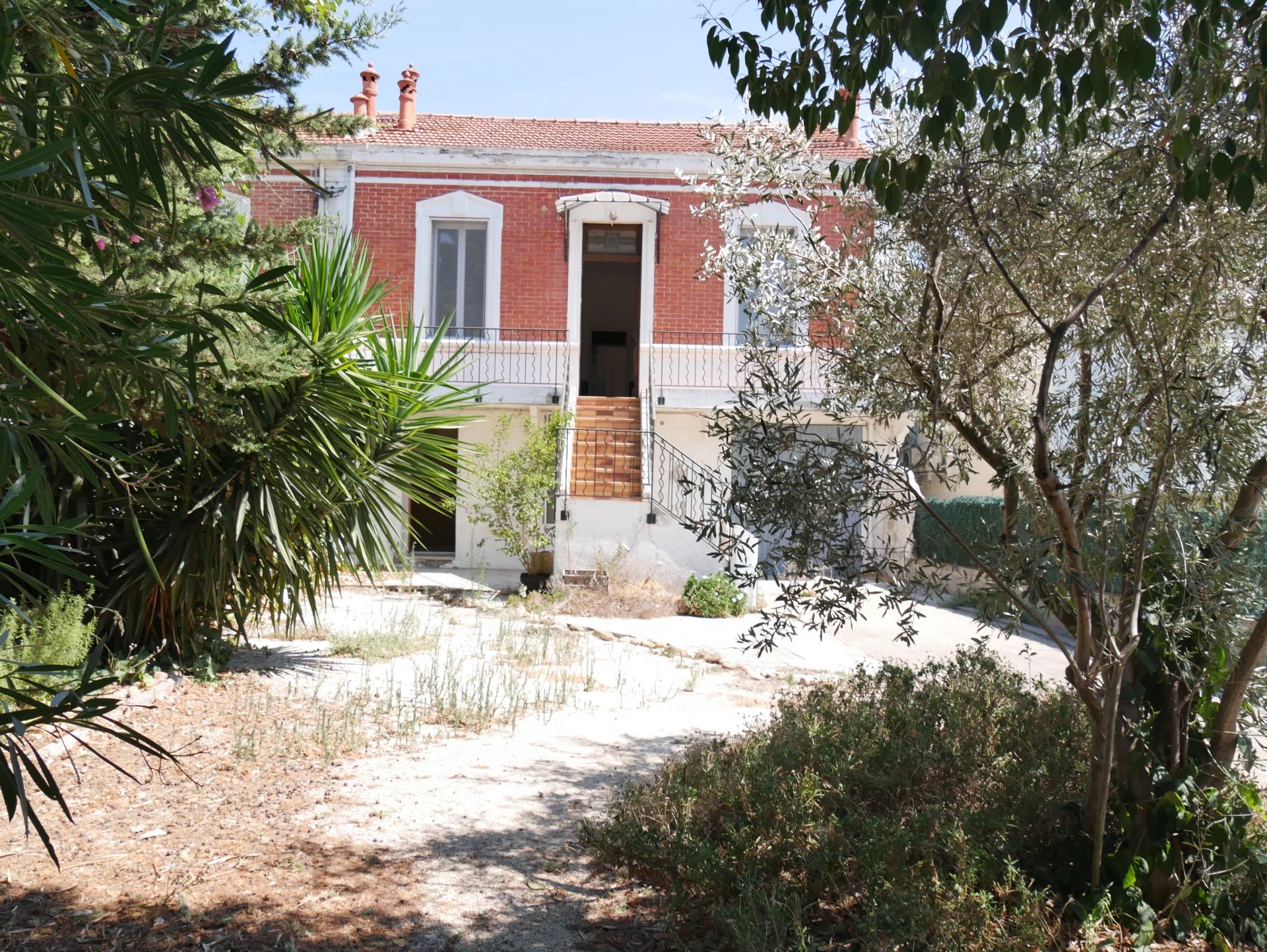 VENDUE PAR L'AGENCE Maison années 1930 avec jardin Arles-Mouleyres