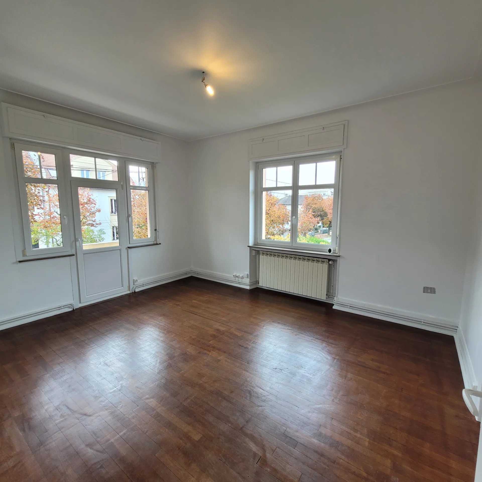 F4 - THIONVILLE avec JARDINET PRIVATIF - BALCONS - GARAGE - CAVE