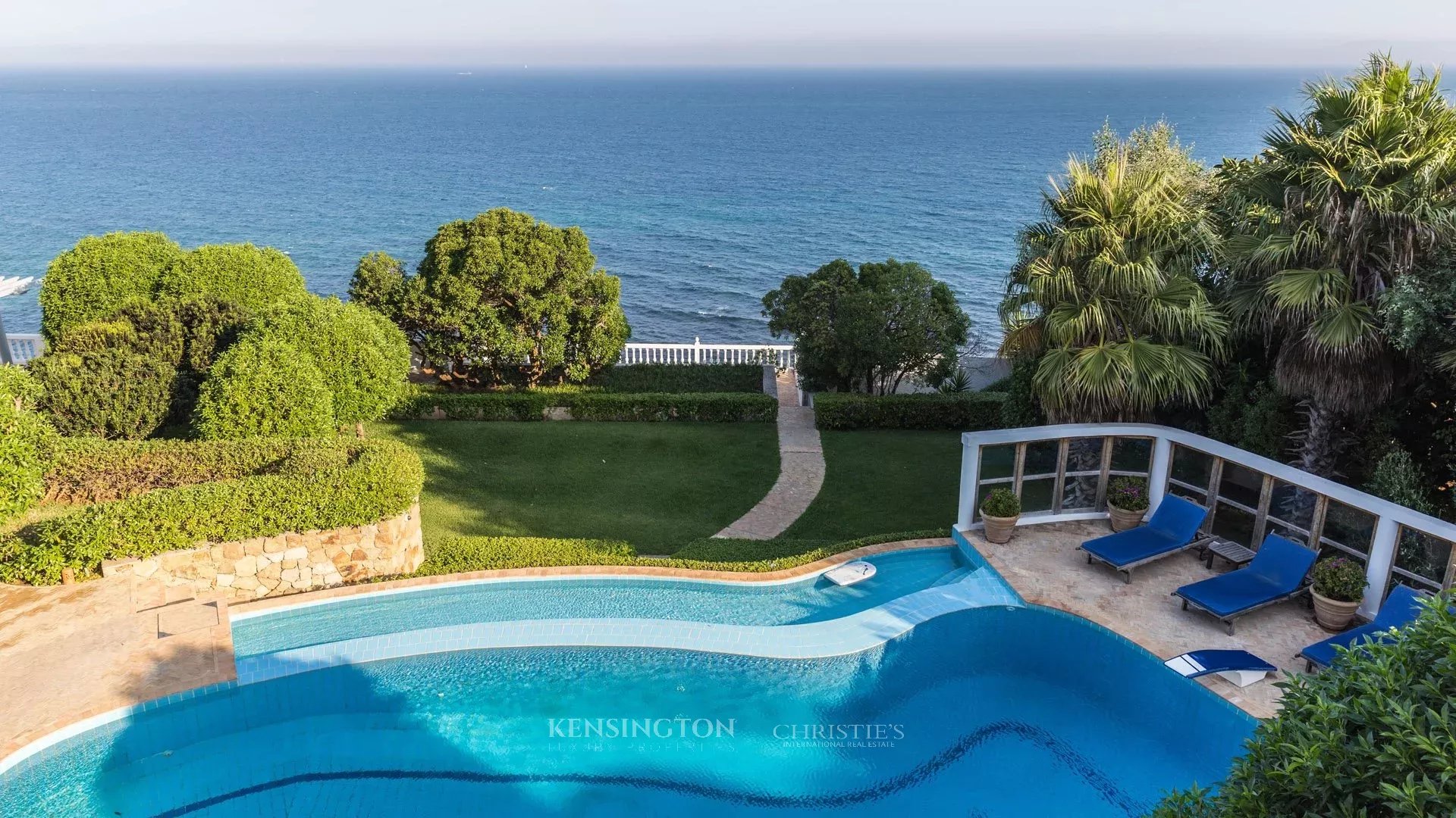 6 Bedroom Villa/Townhouse's Image 7