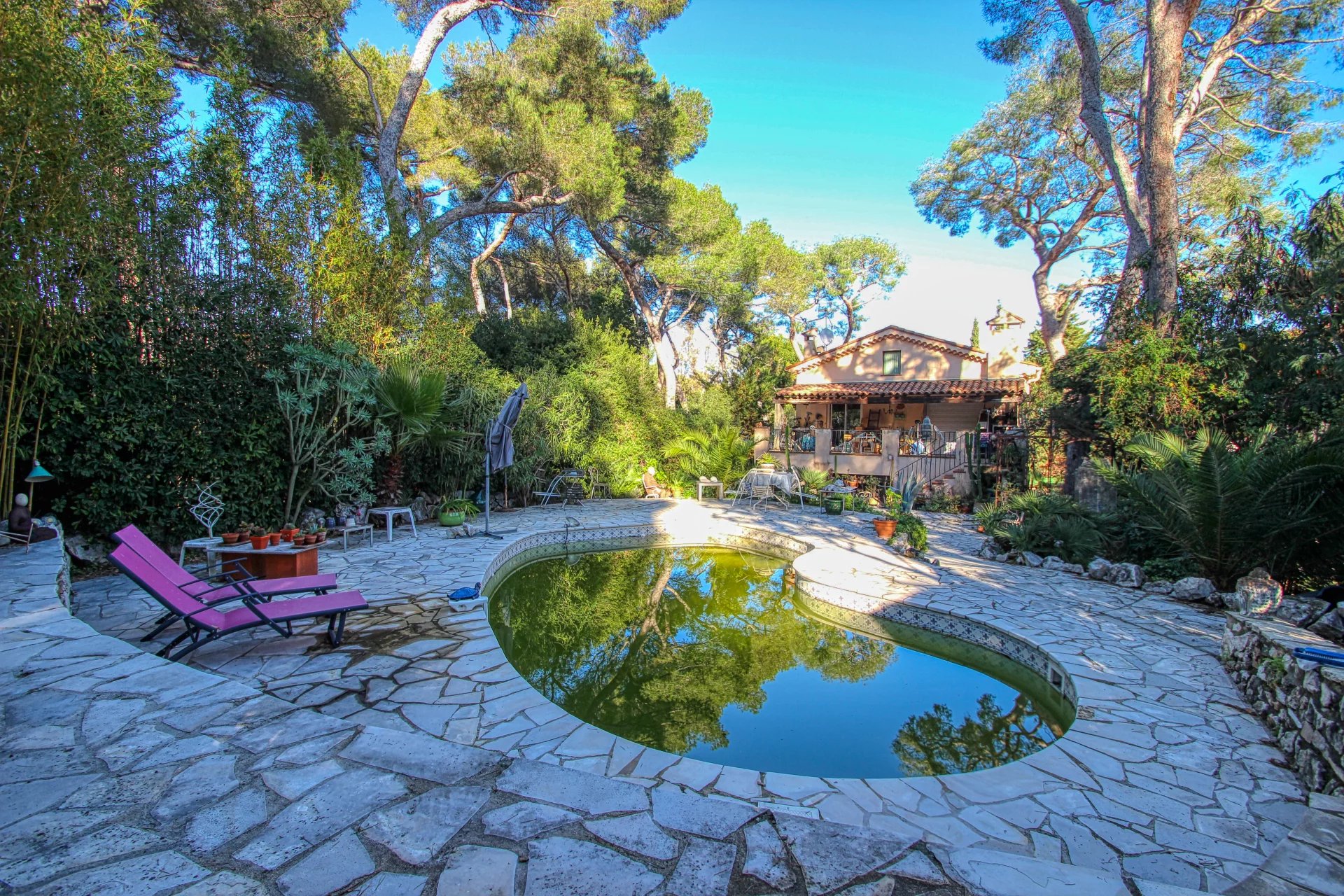 SAINT JEAN CAP FERRAT - VILLA 7 ROOMS 230SQM | POOL | SEPARATE STUDIO