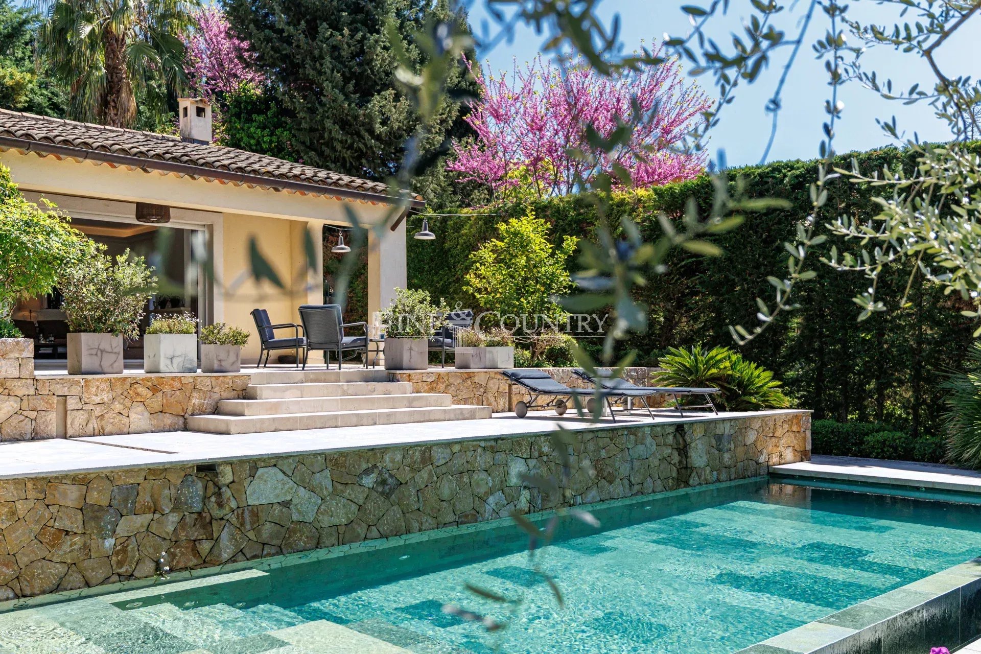 Photo of Villa For Sale in Mougins