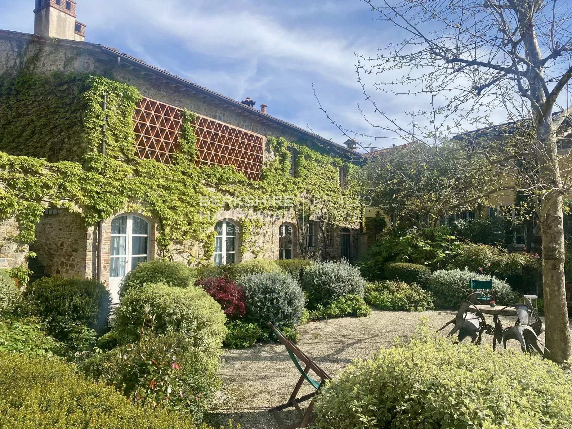 Villa in Massarosa - view 1