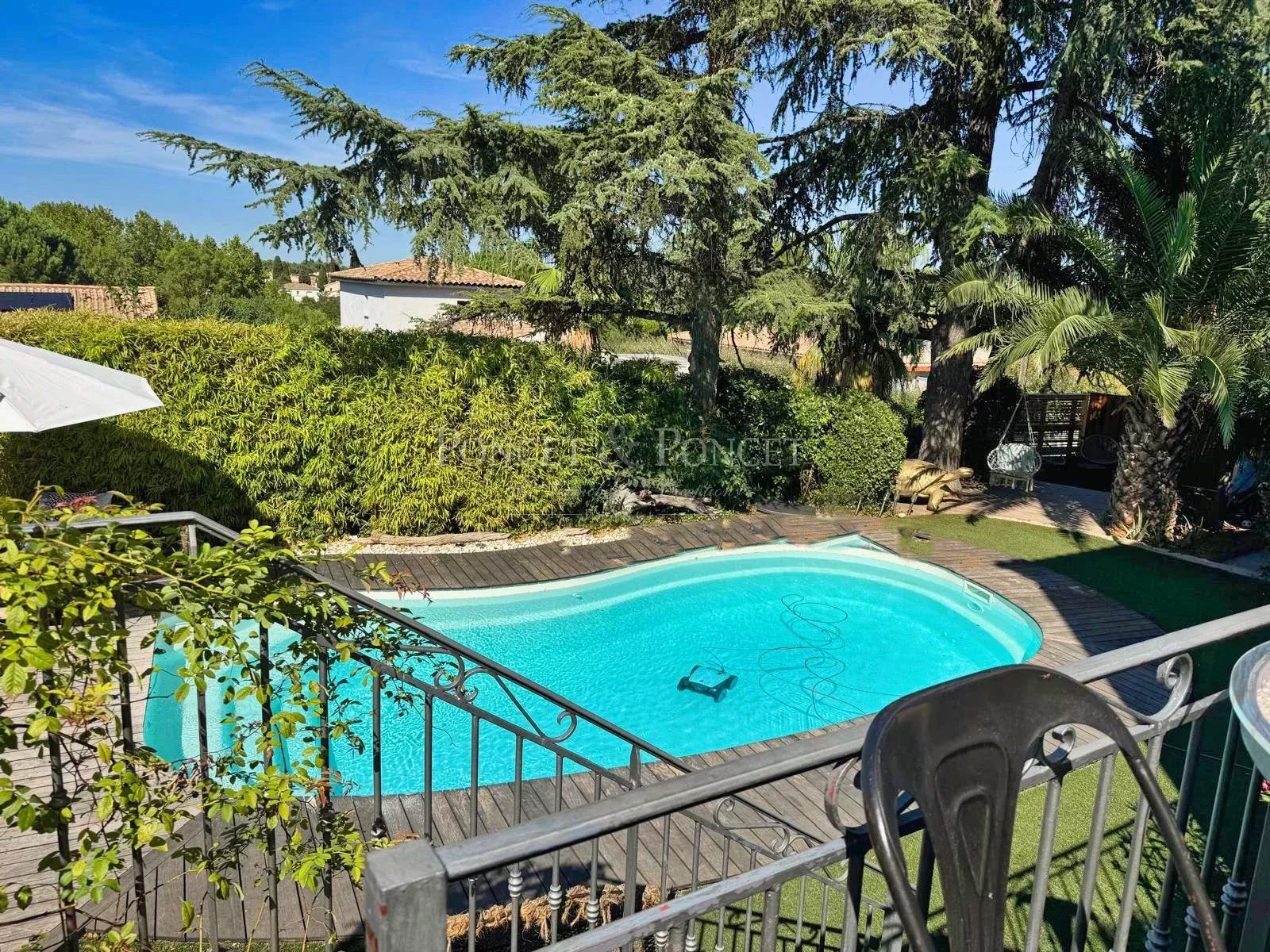 6 Bedroom Villa/Townhouse's Image 5