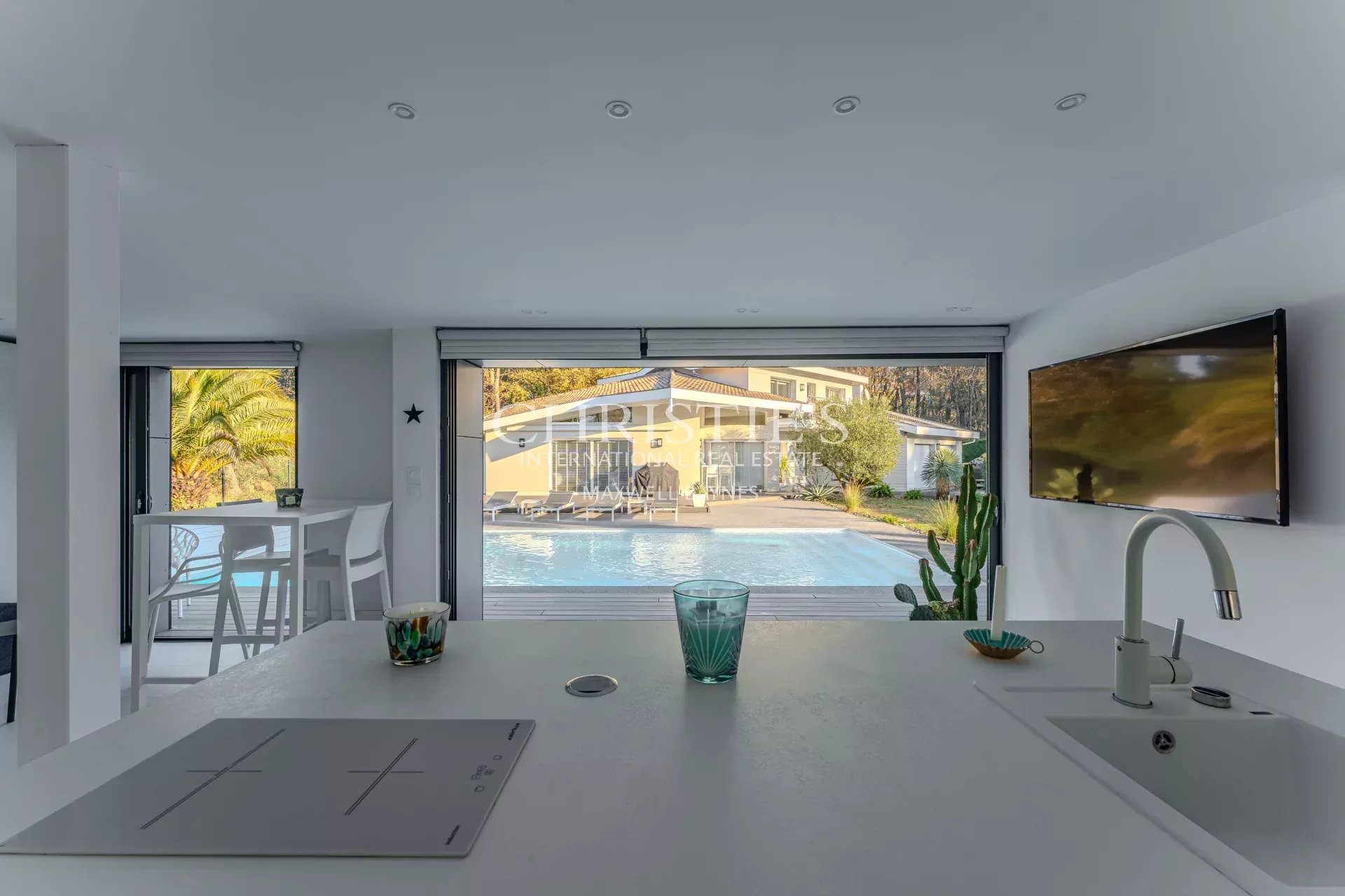 4 Bedroom Villa/Townhouse's Image 9