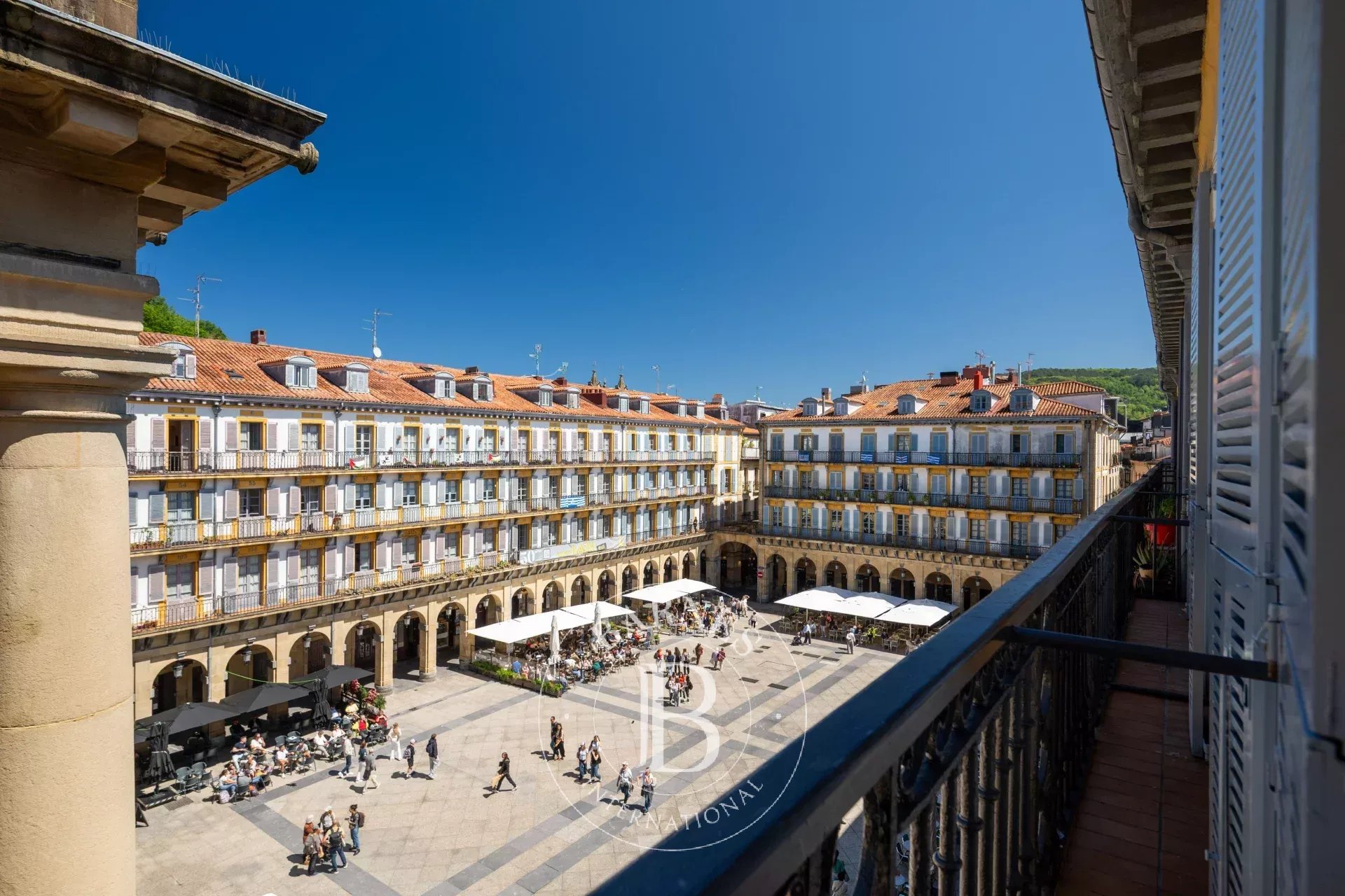 PARTE VIEJA - Vivienda a estrenar en Plaza de la Constitución