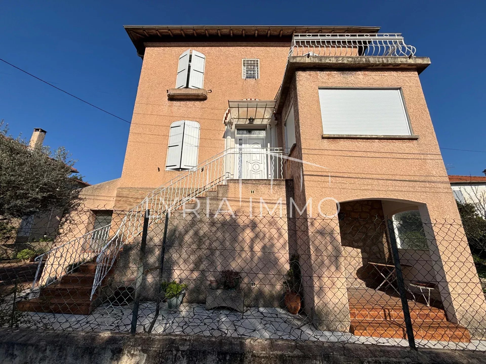 Agence immobilière de 