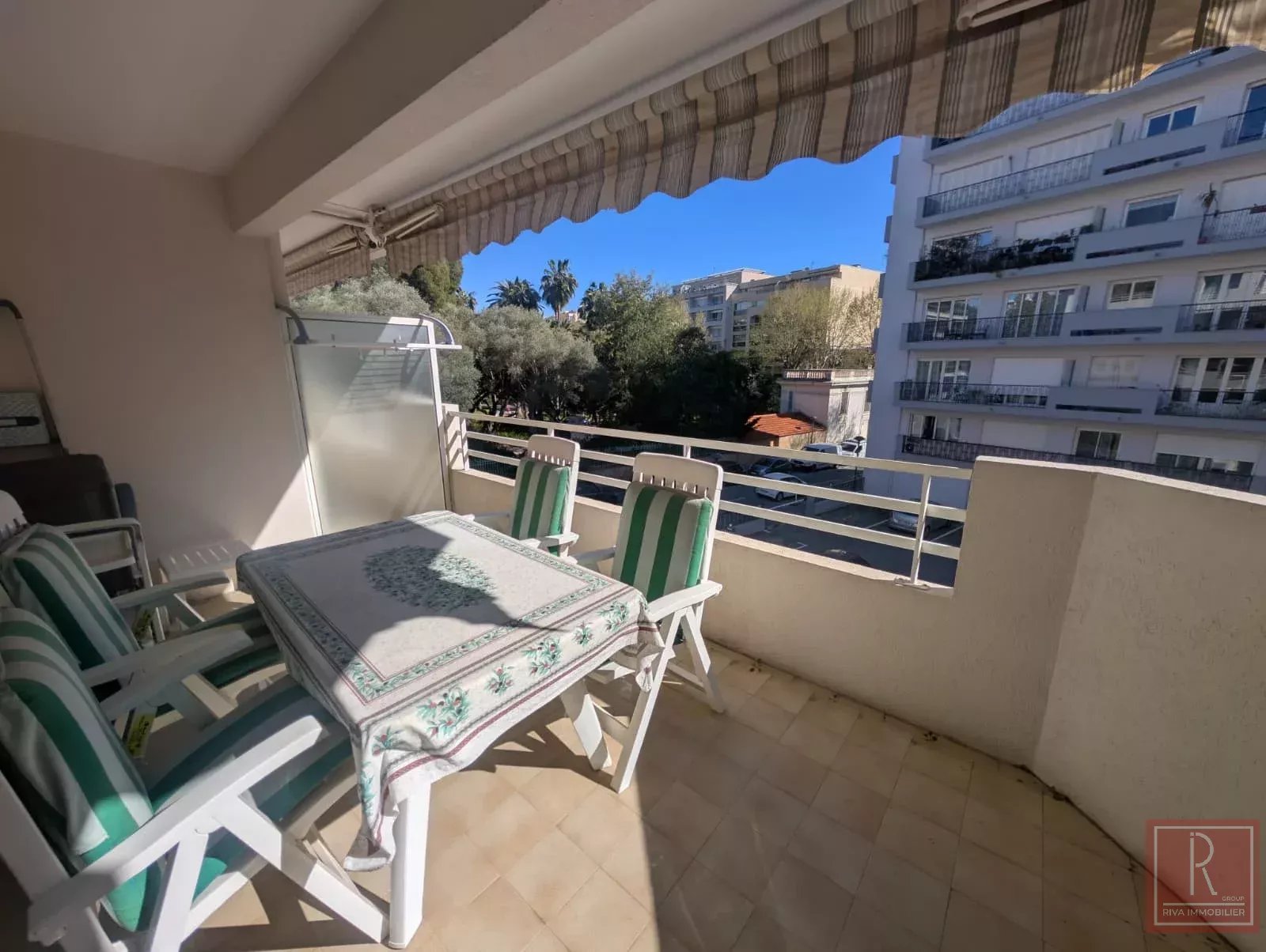 Large 2-room apartment - Juan Les Pins