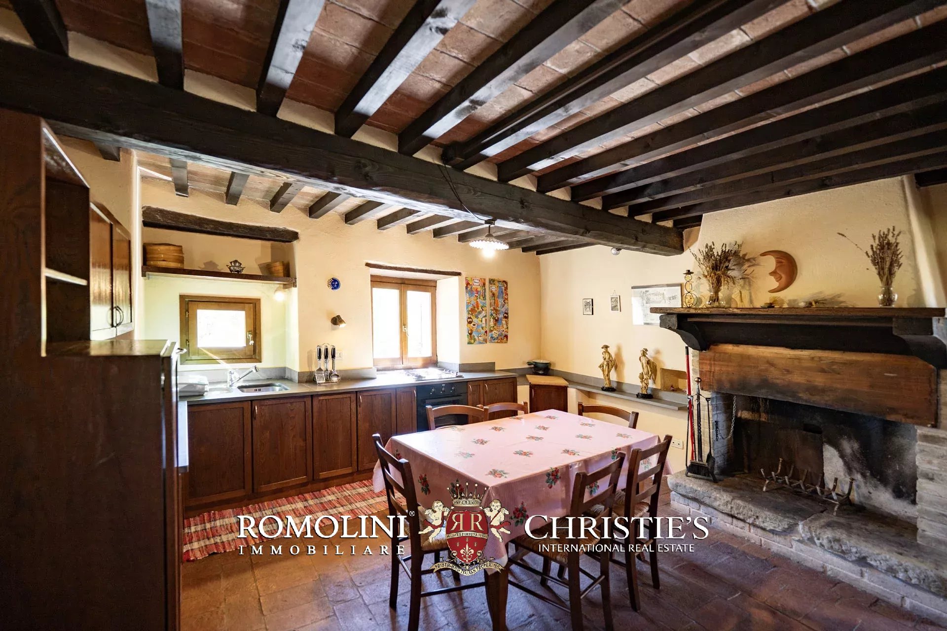8 Bedroom Villa/Townhouse's Image 30