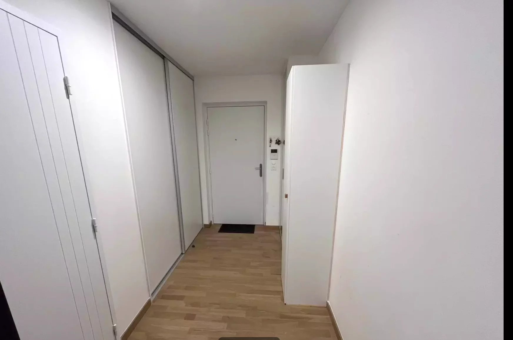 Lyon 2 Confluence. T3 de 70 m² clés en main en dernier étage avec loggia — photo 10