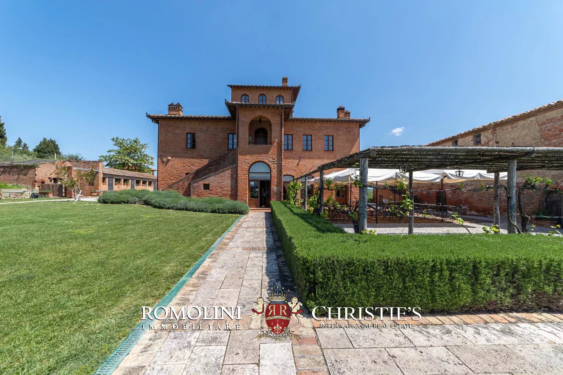 14 Bedroom Villa/Townhouse's Image 17