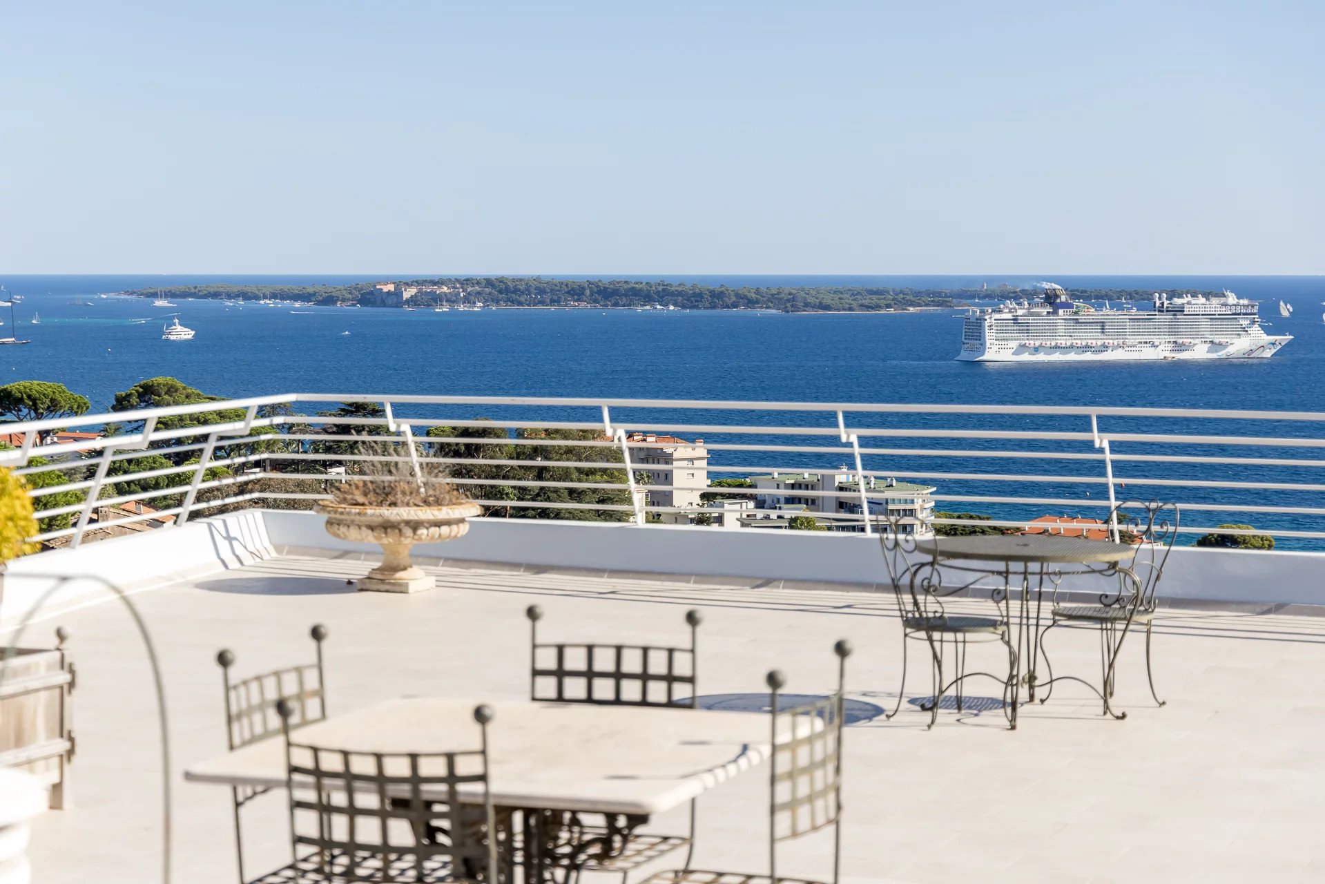 Sale Apartment Cannes Croix des Gardes