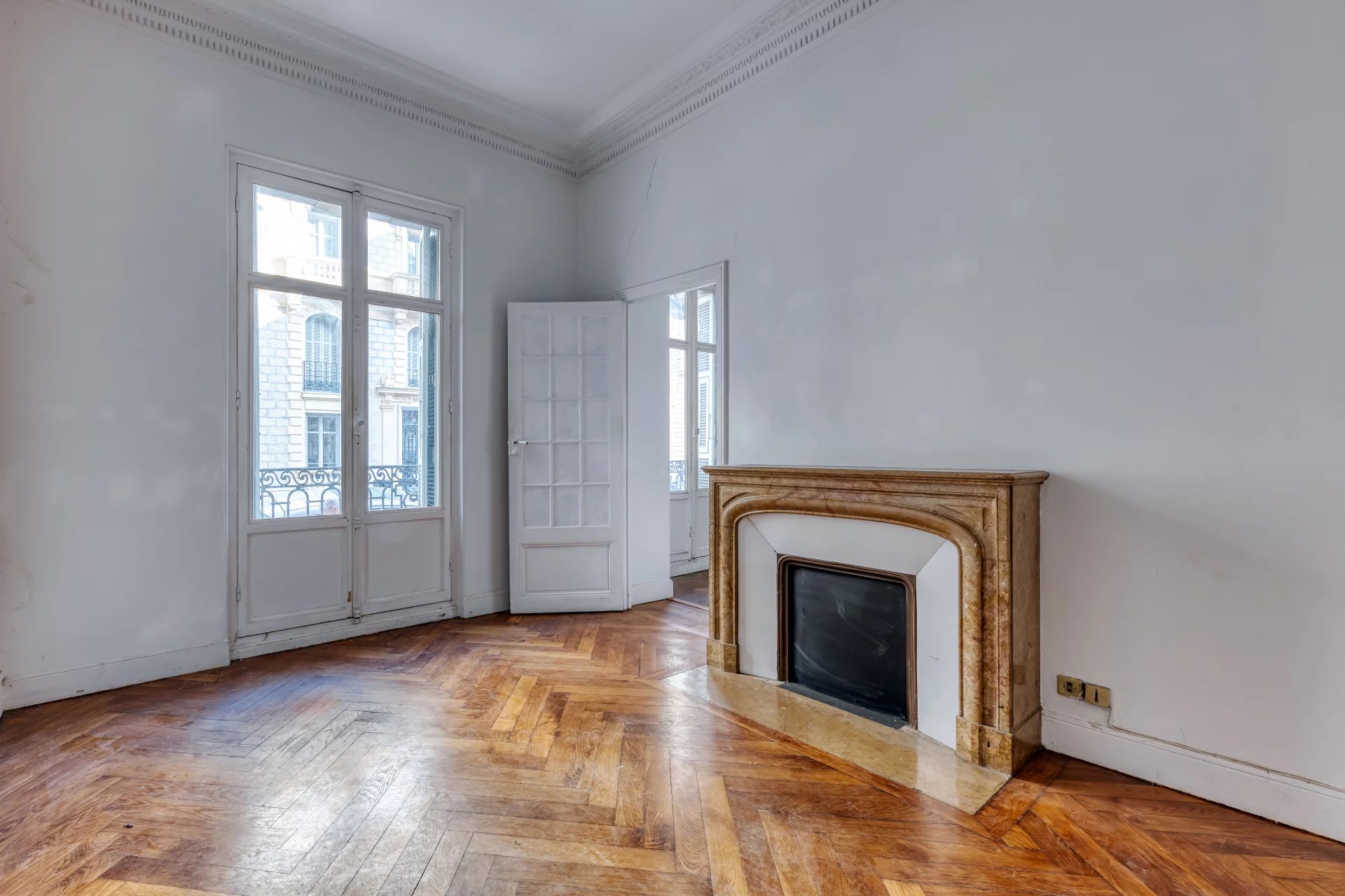 MUSICIENS – APPARTEMENT À RÉNOVER DE 87 M² AVEC FORT POTENTIEL