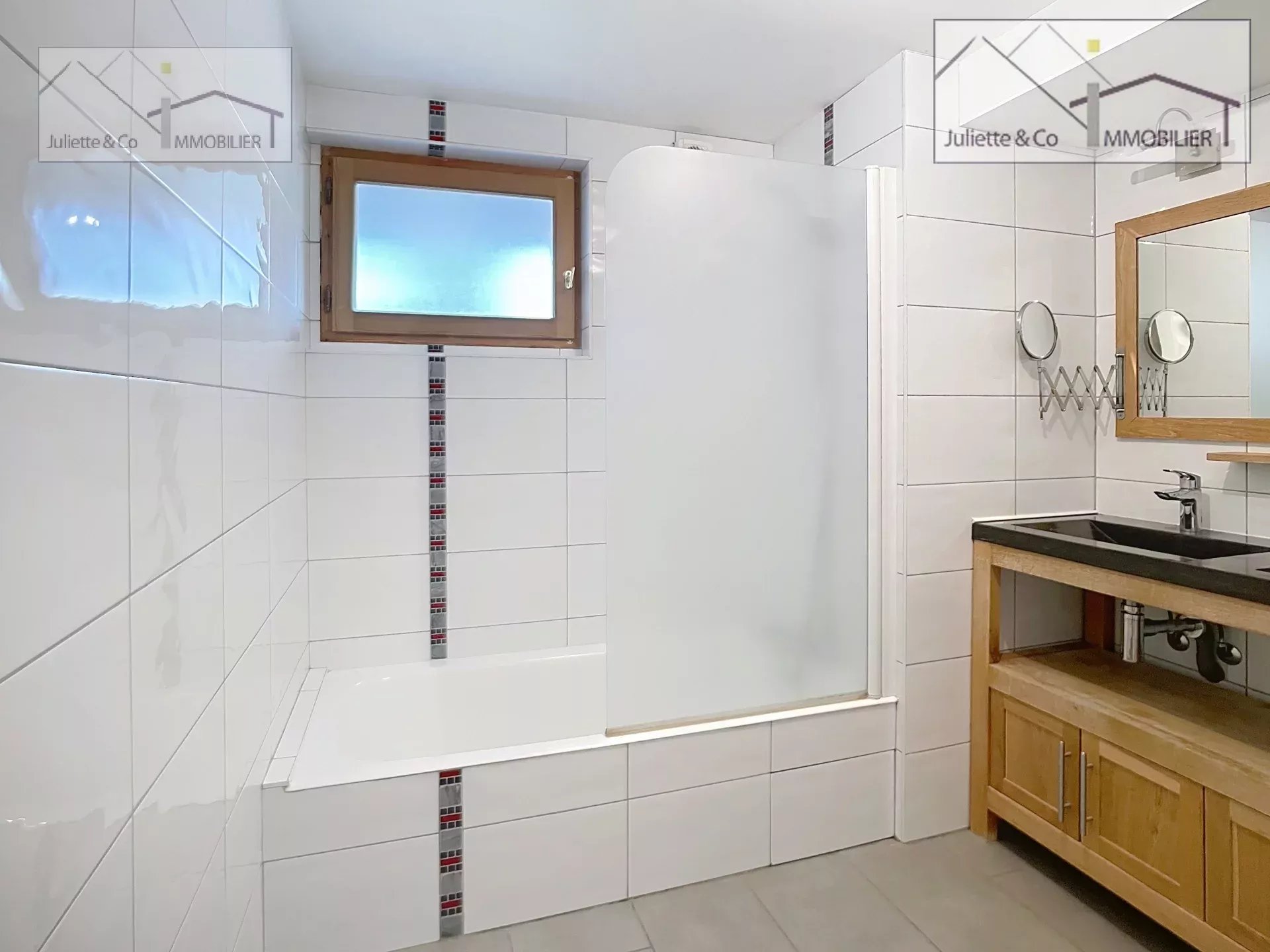 Photo of Three-bedroom apartment in Cordon
