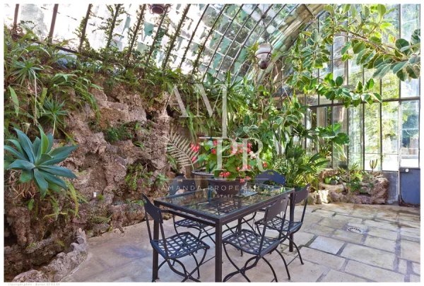 Belle Epoque Villa for Sale in Golfe Juan | Historic Family Estate — photo 4