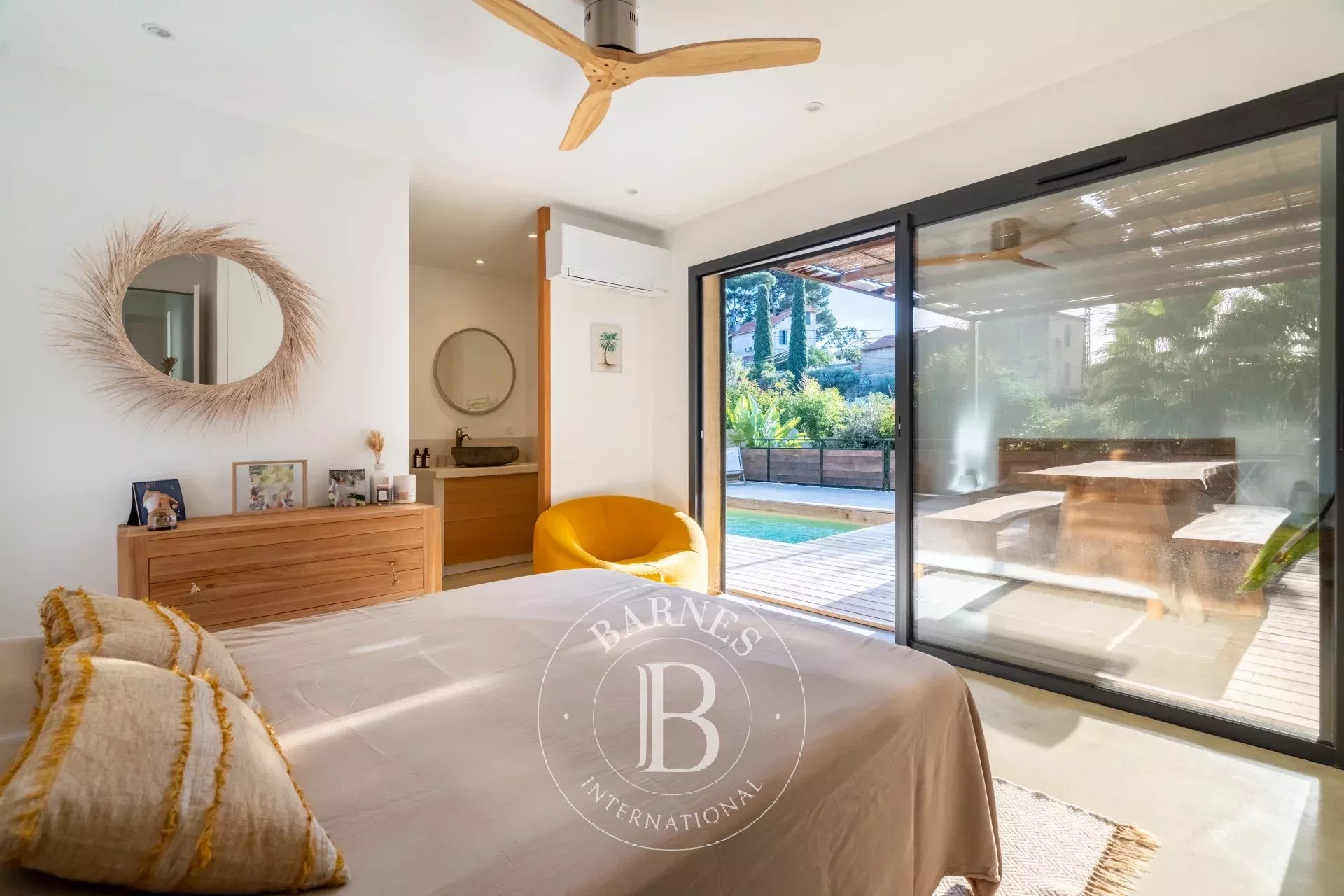 Ev Cassis - picture 4