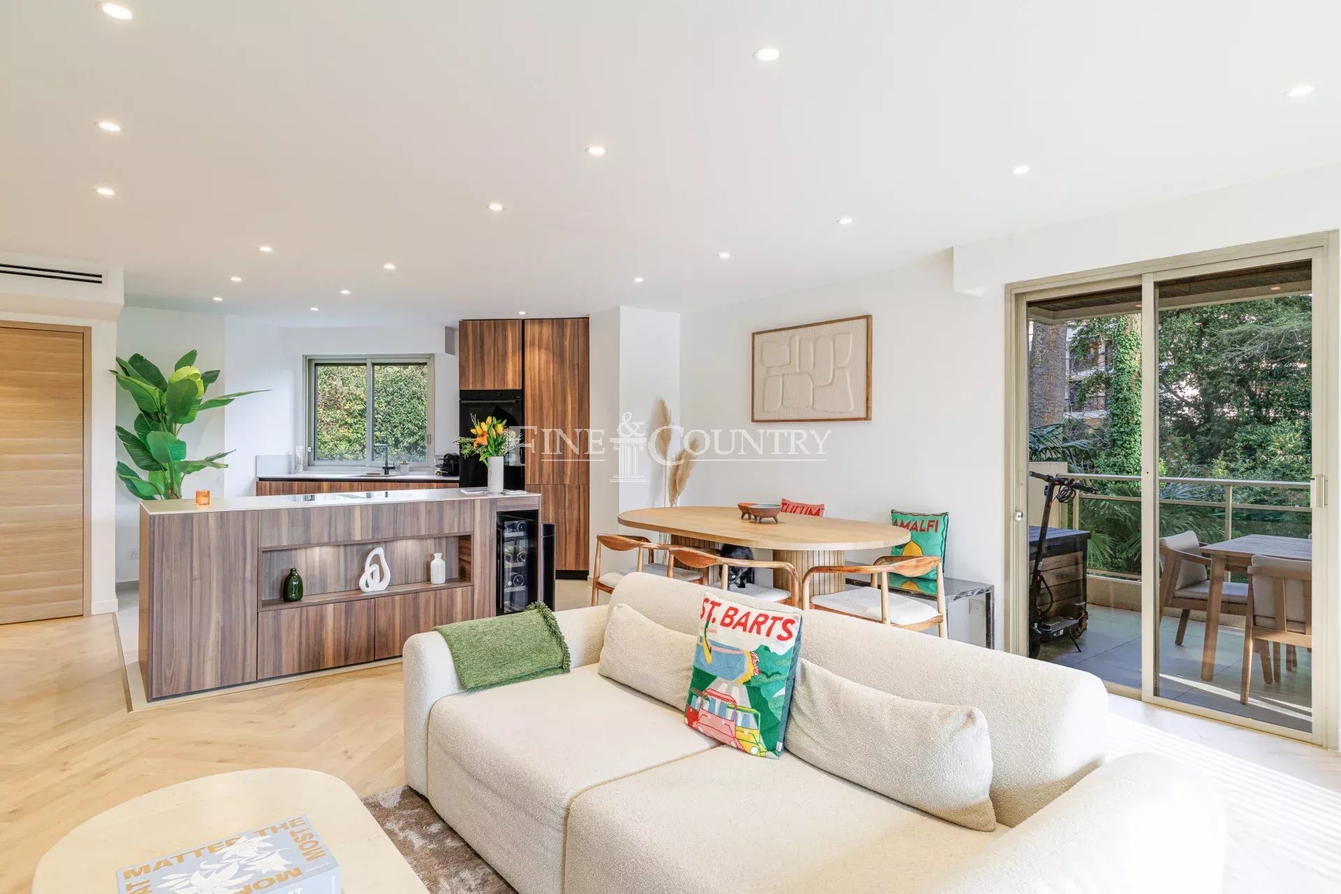 Photo of For Sale – 2-Bedroom Apartment – Cannes Montrose