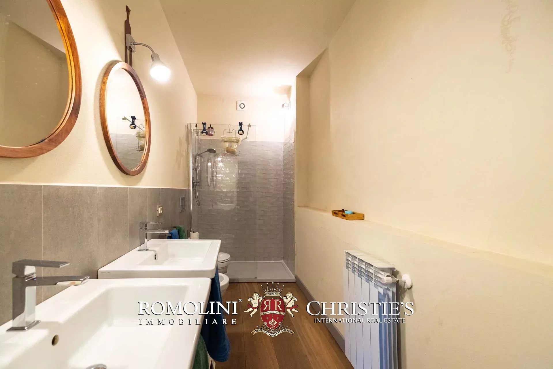5 Bedroom Villa/Townhouse's Image 44