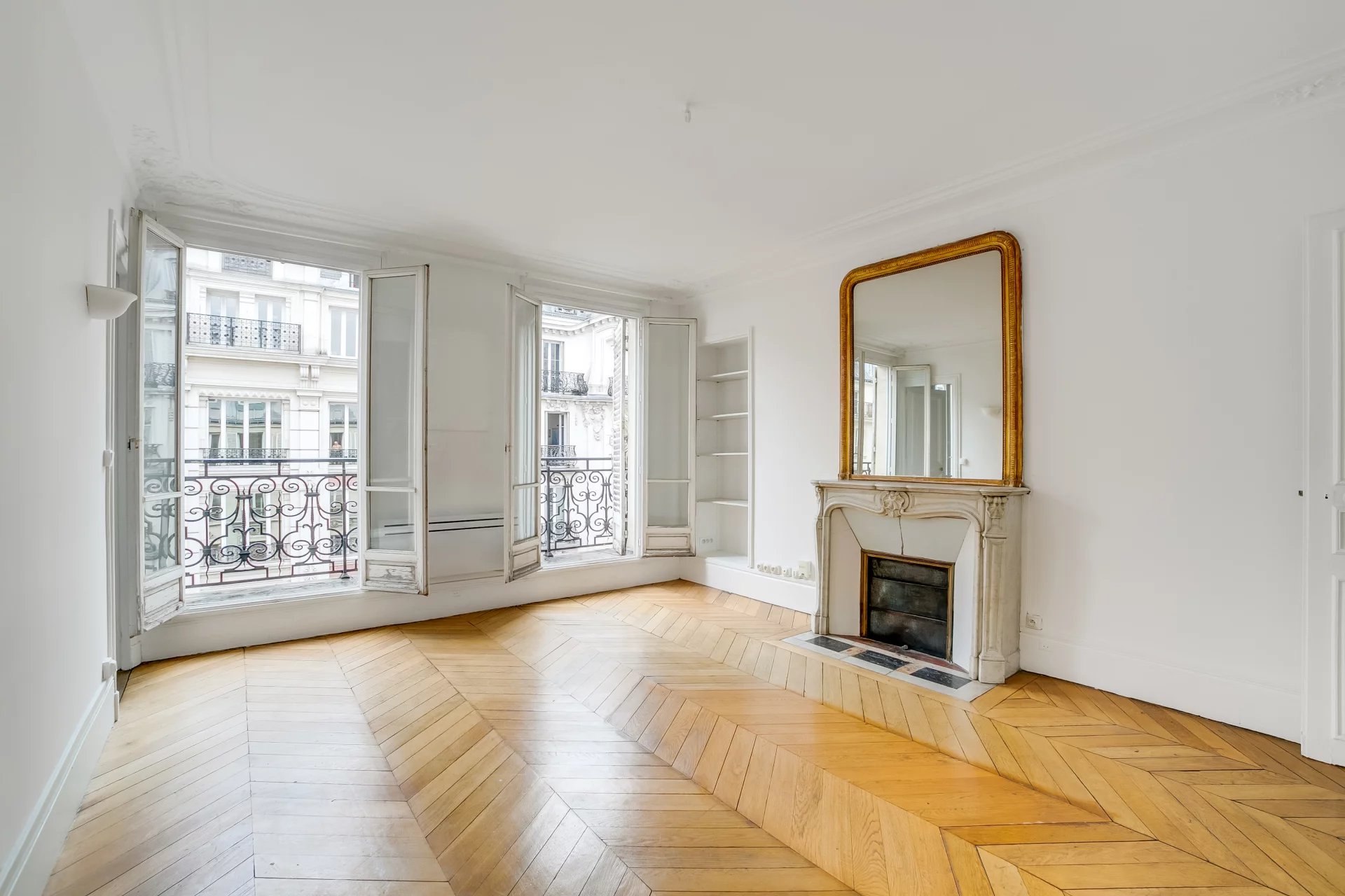Bel appartement traversant avec balcon