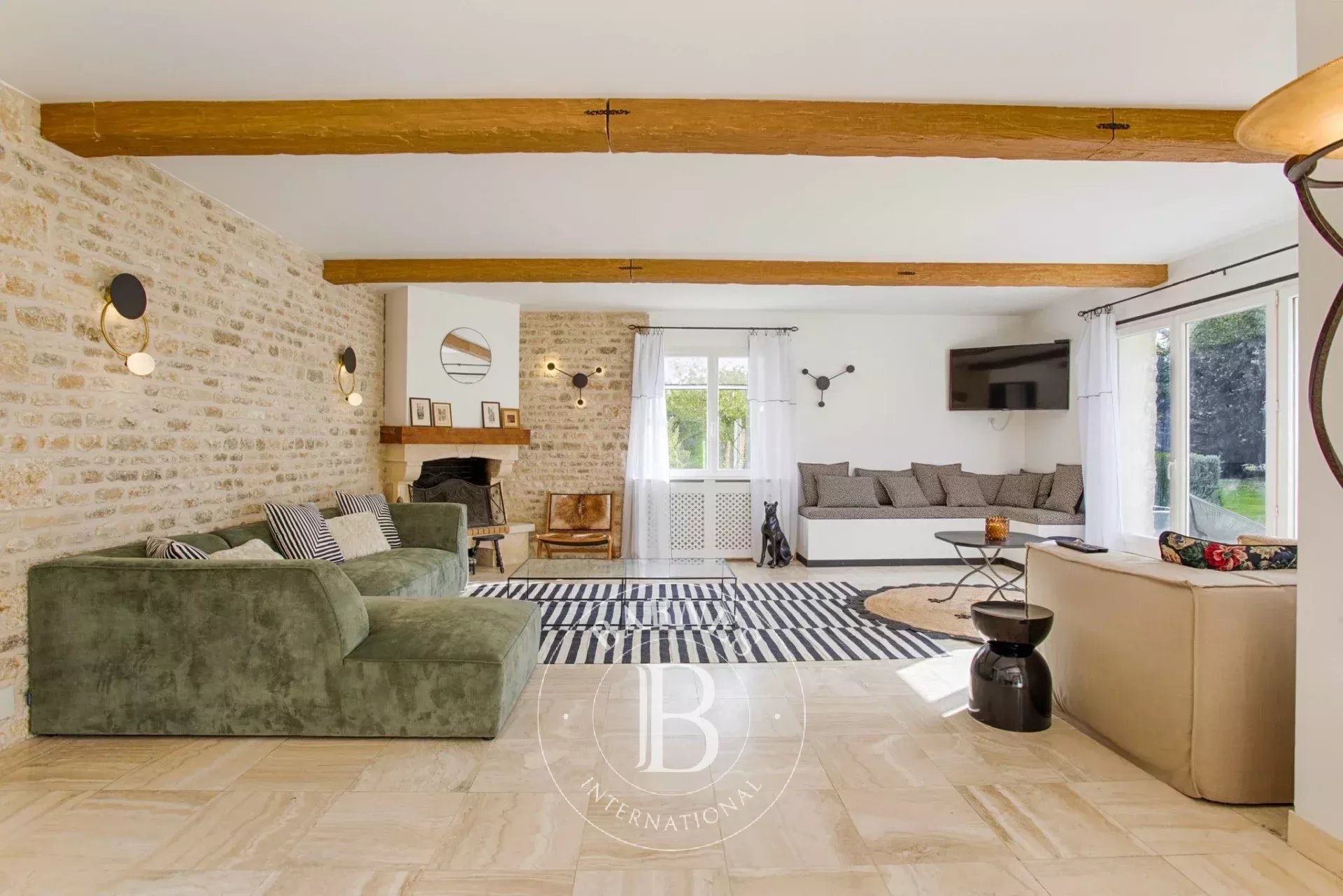 Propriété Saint-Étienne-la-Thillaye  -  ref 85962789 (picture 2)