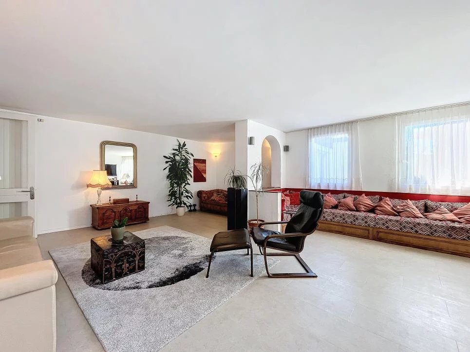 Villa avec grand terrain et calme absolu