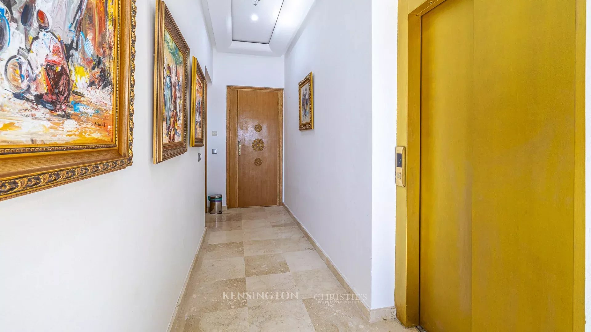 7 Bedroom Villa/Townhouse's Image 30