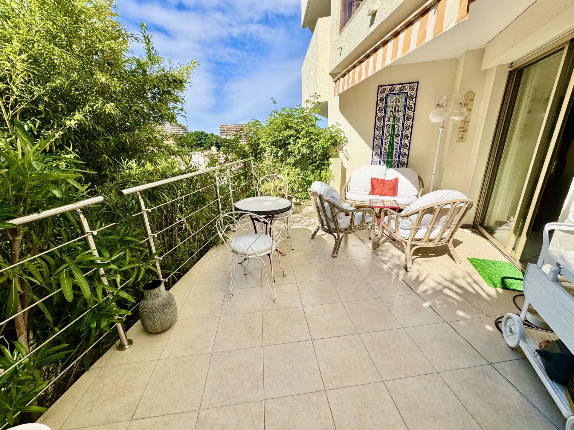 Le Cannet vente 2 pièces avec terrasses et jardin