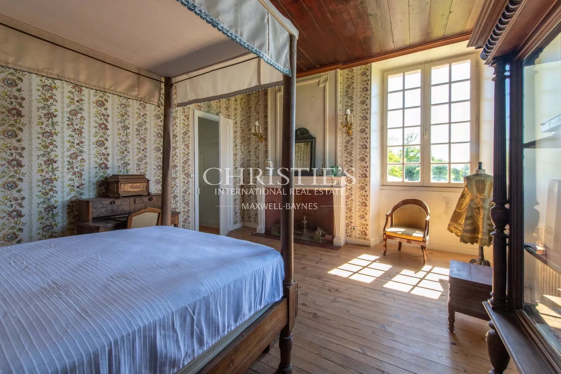 10 Bedroom Chateau's Image 13