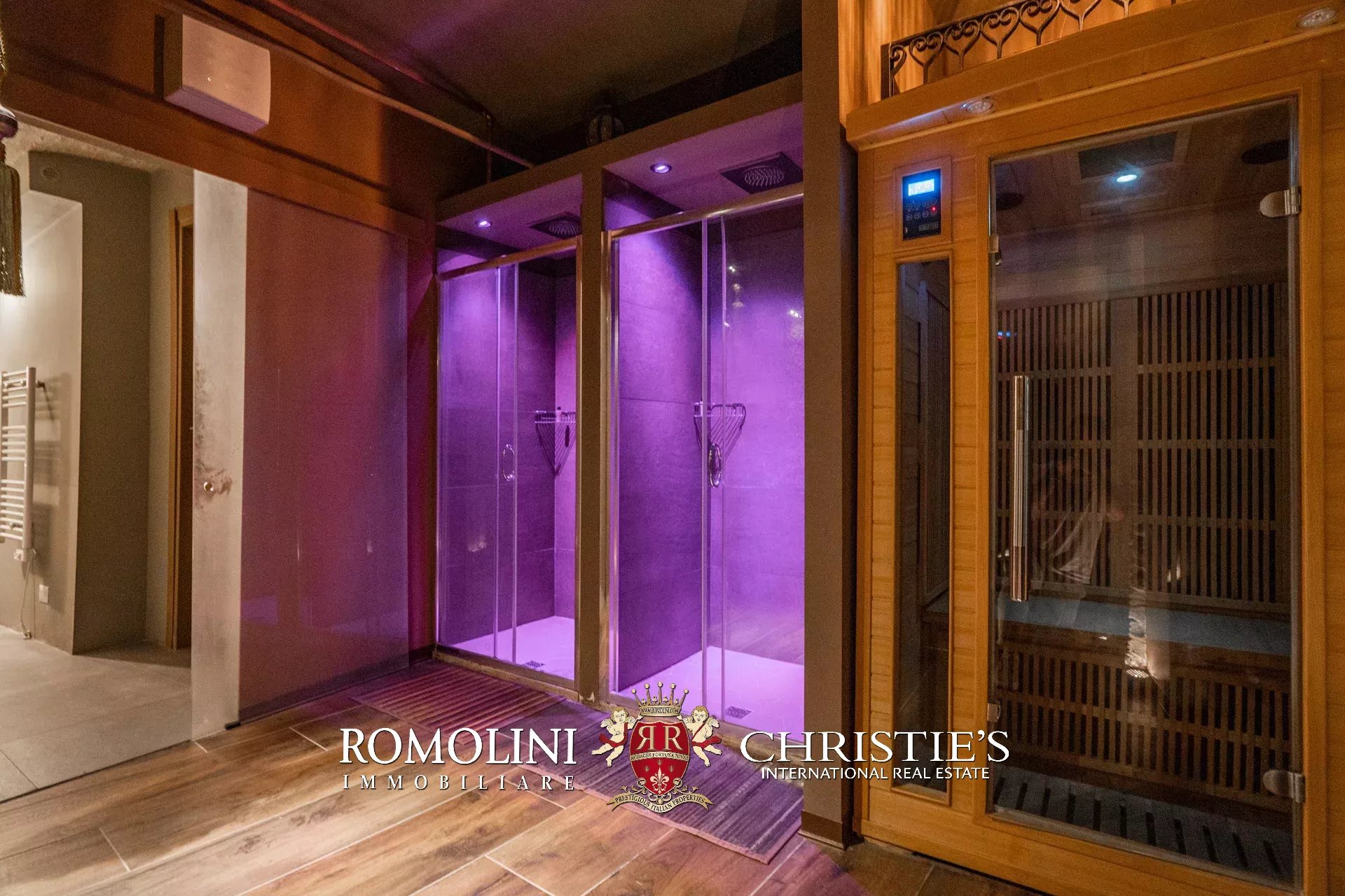 6 Bedroom Villa/Townhouse's Image 11