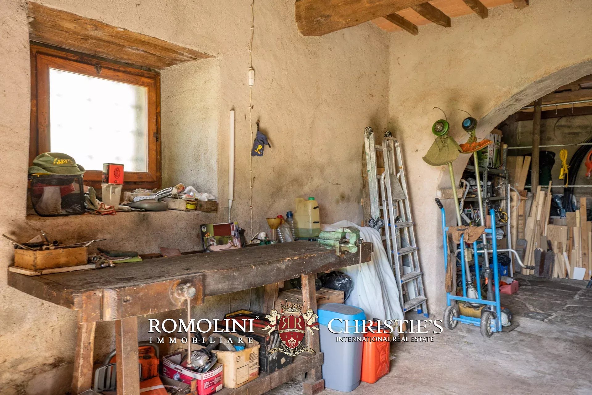 6 Bedroom Villa/Townhouse's Image 74