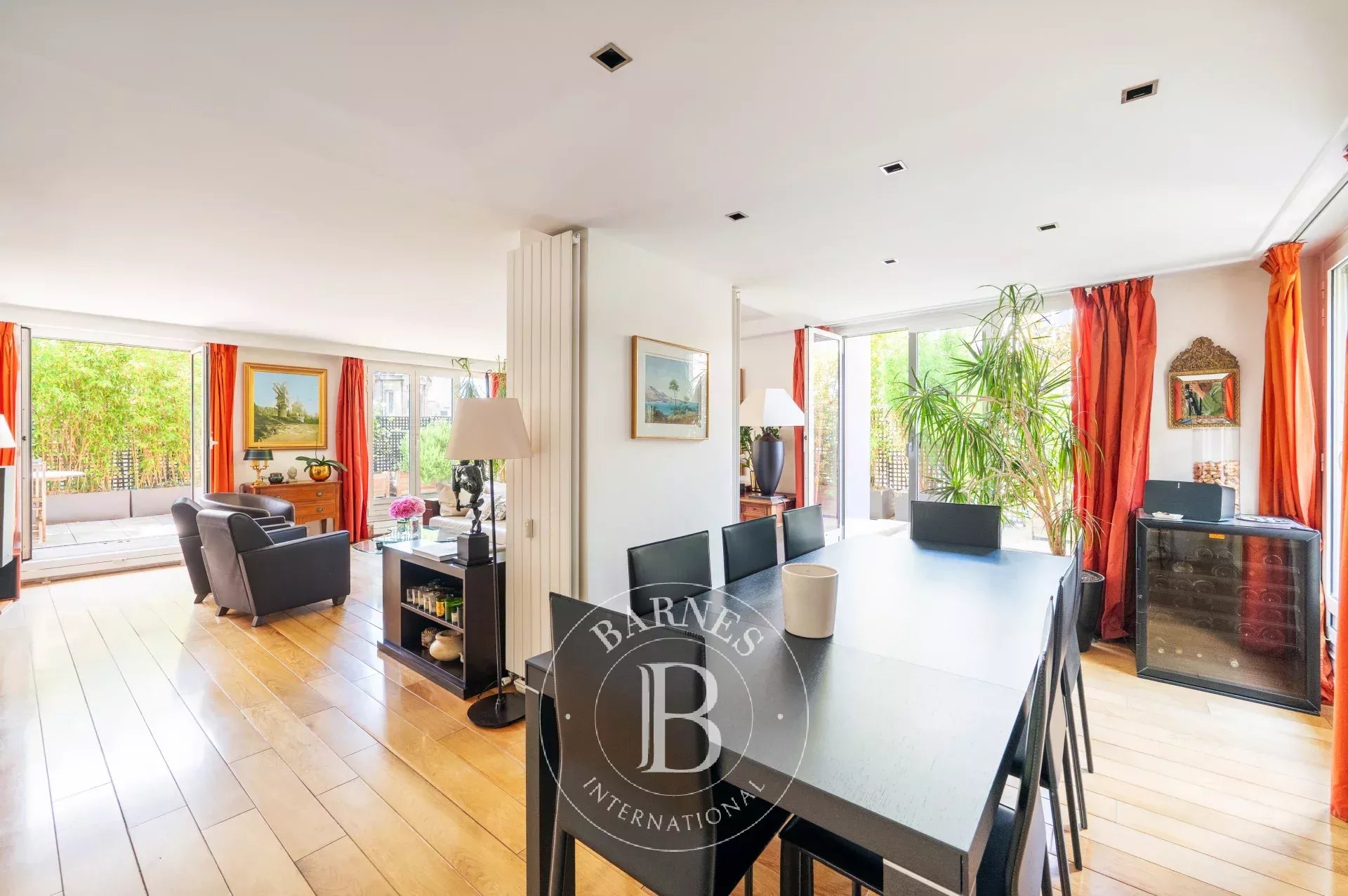 Neuilly - Pasteur - 4-bed family apartment - Step-free terrace