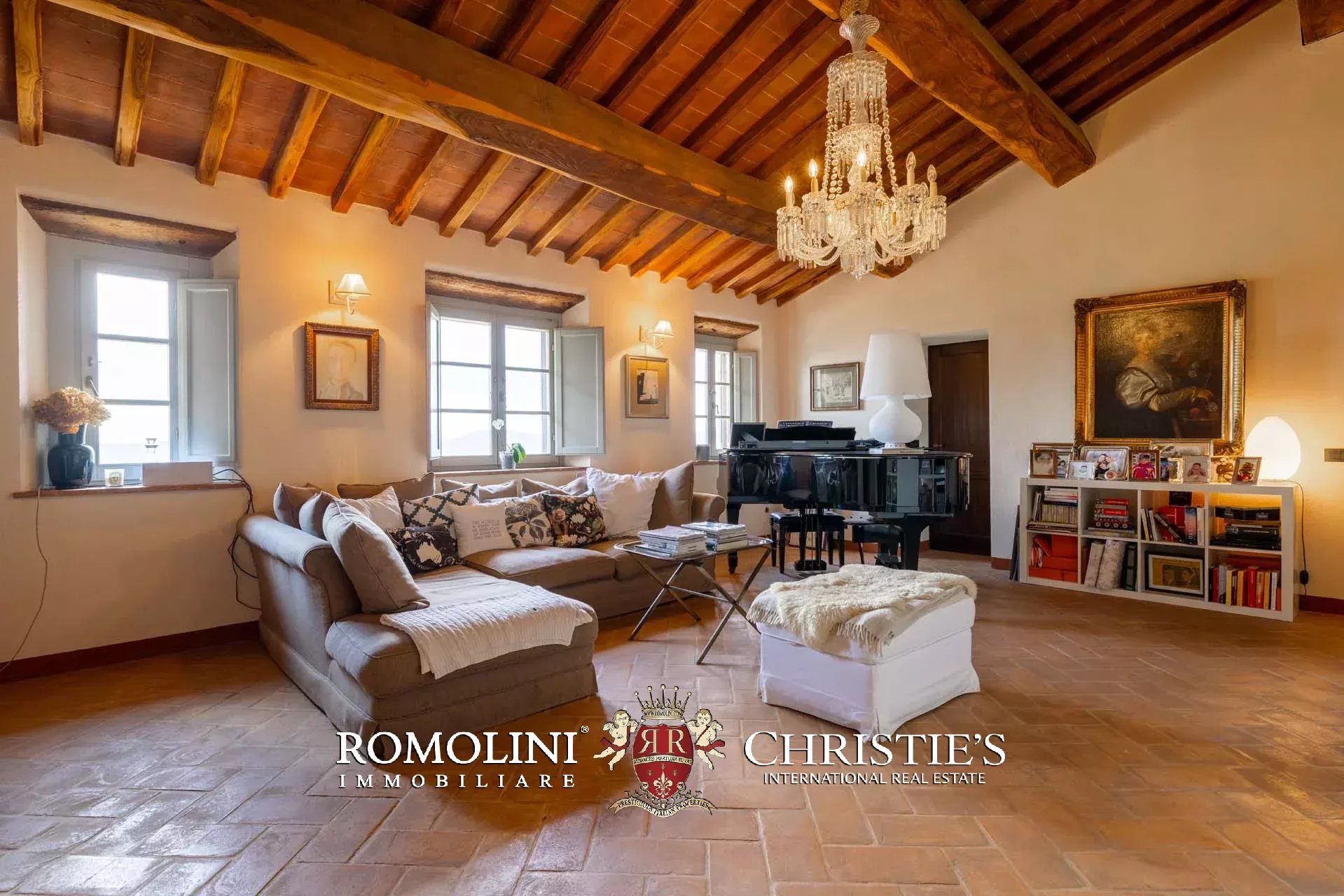6 Bedroom Villa/Townhouse's Image 44