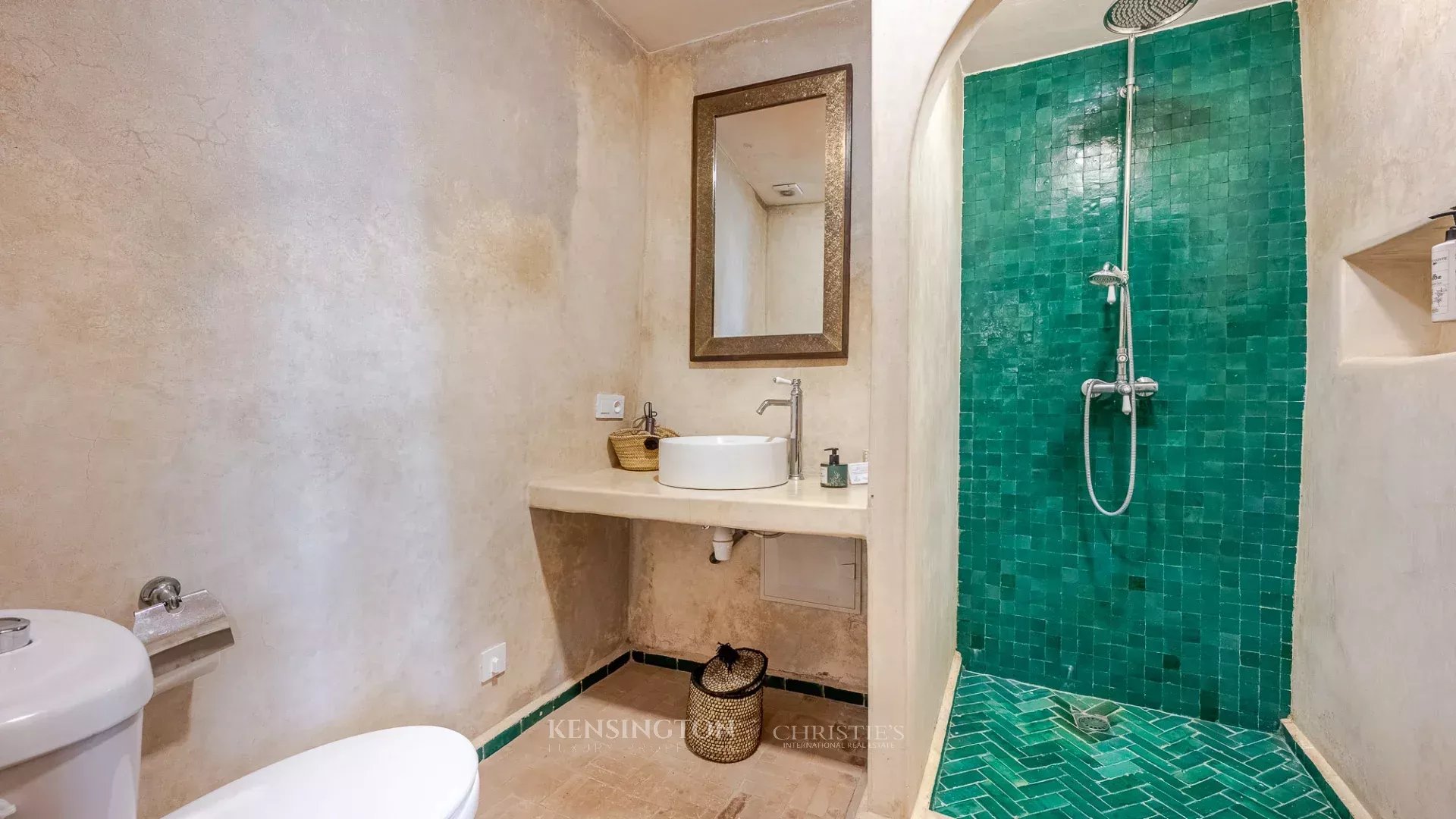 6 Bedroom Villa/Townhouse's Image 5