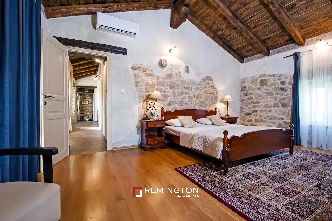 4 Bedroom Villa/Townhouse's Image 29
