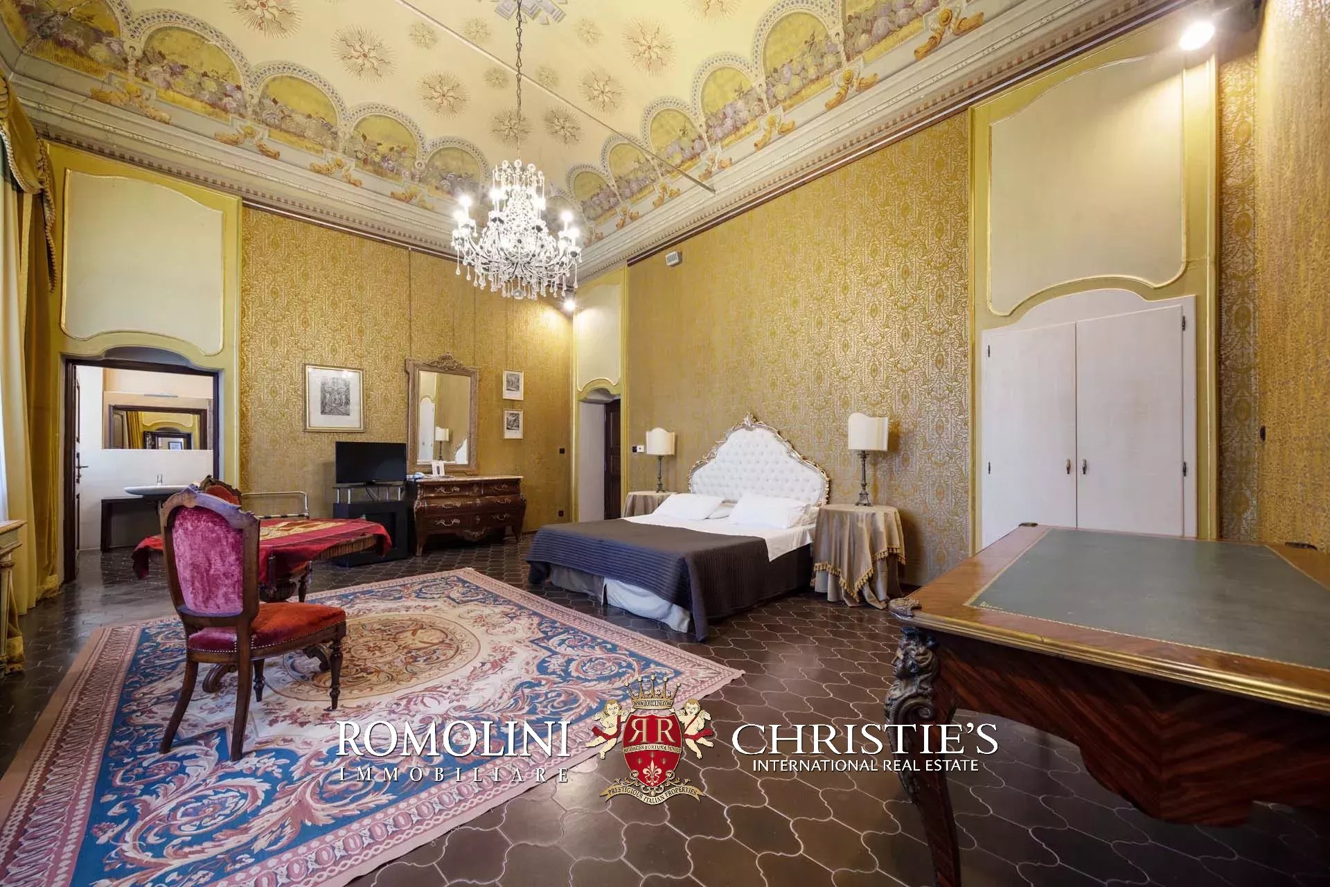 10 Bedroom Chateau's Image 28